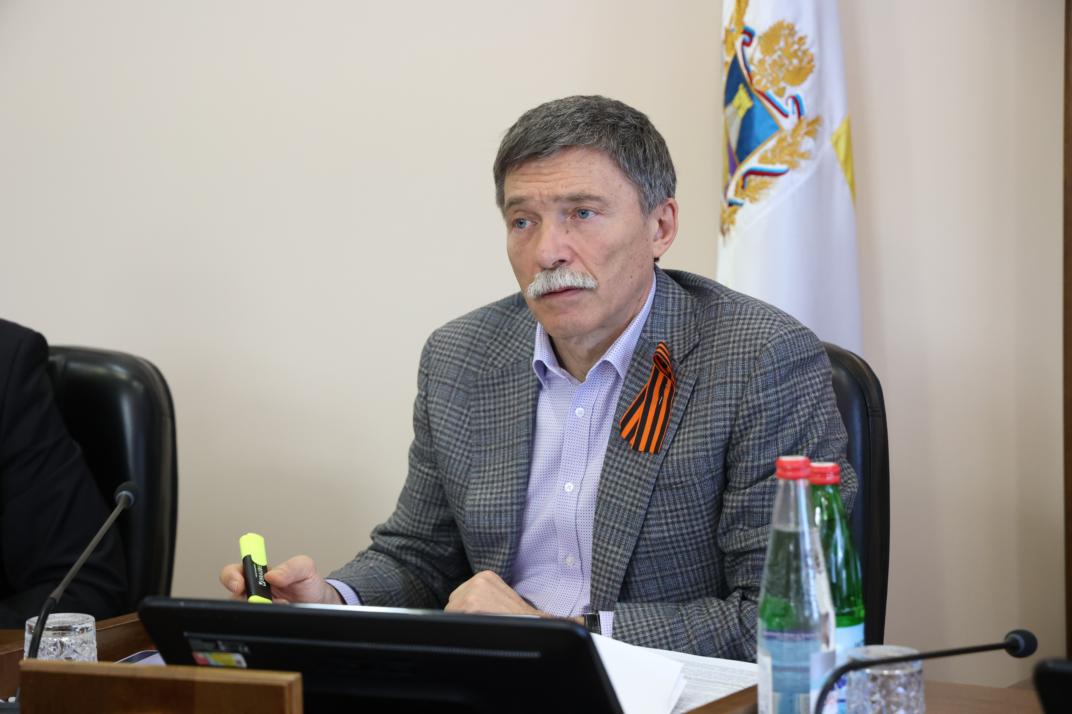 Утверждена повестка апрельского заседания Думы