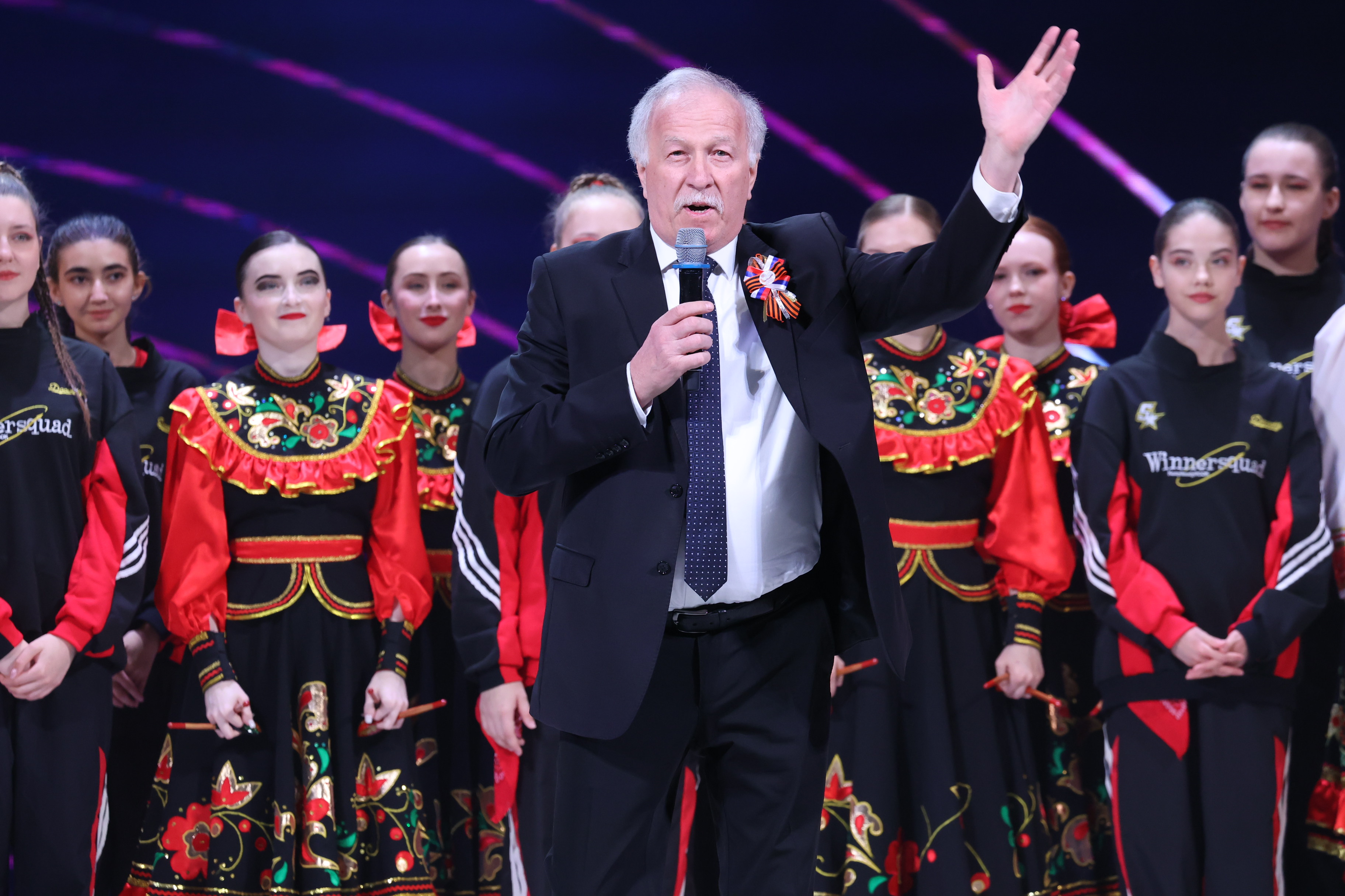 Николай Великдань вручил награды обладателям гран-при «Студенческой весны Ставрополья»