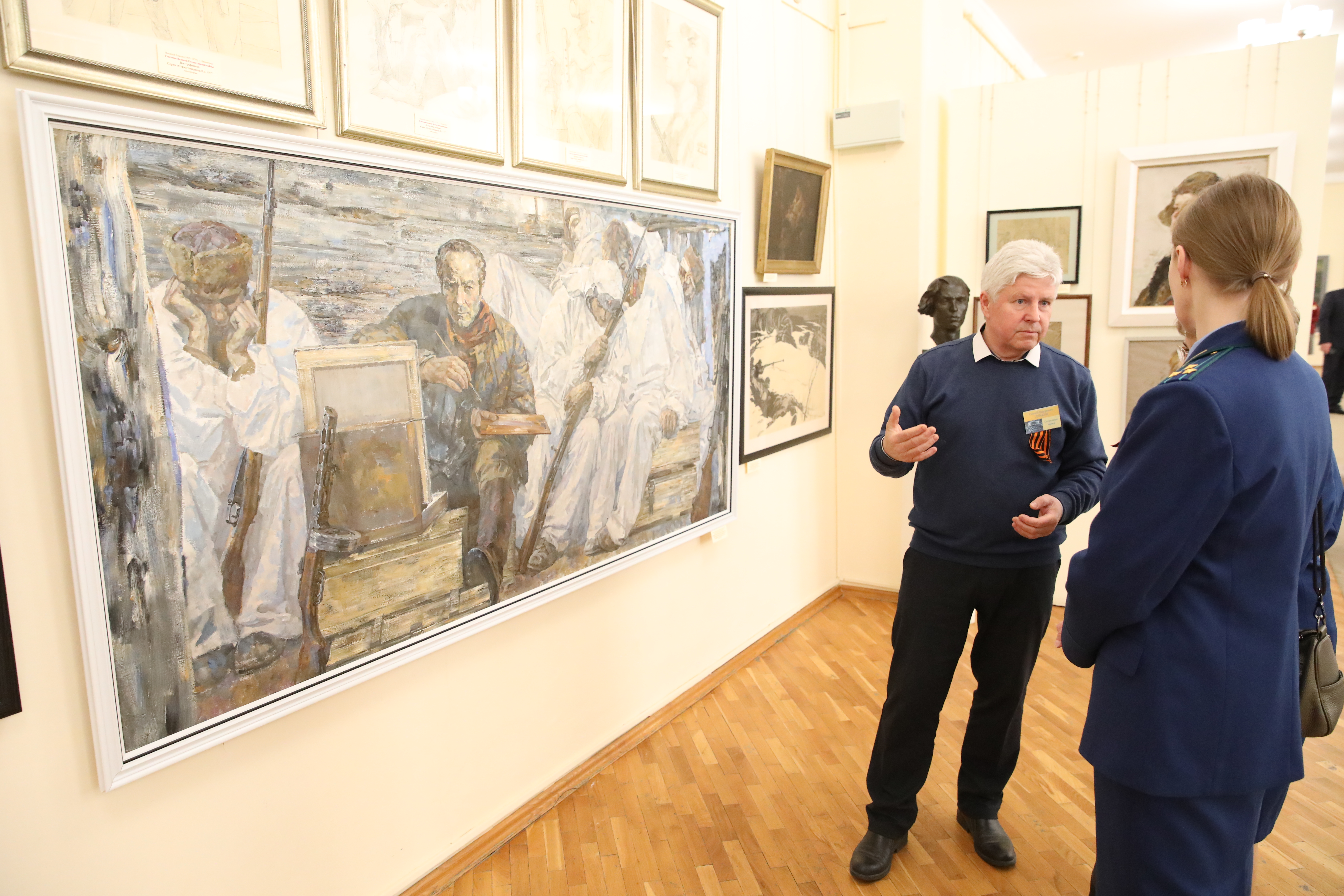 Выставка художественных работ, посвященная юбилею Победы, открылась в Ставрополе