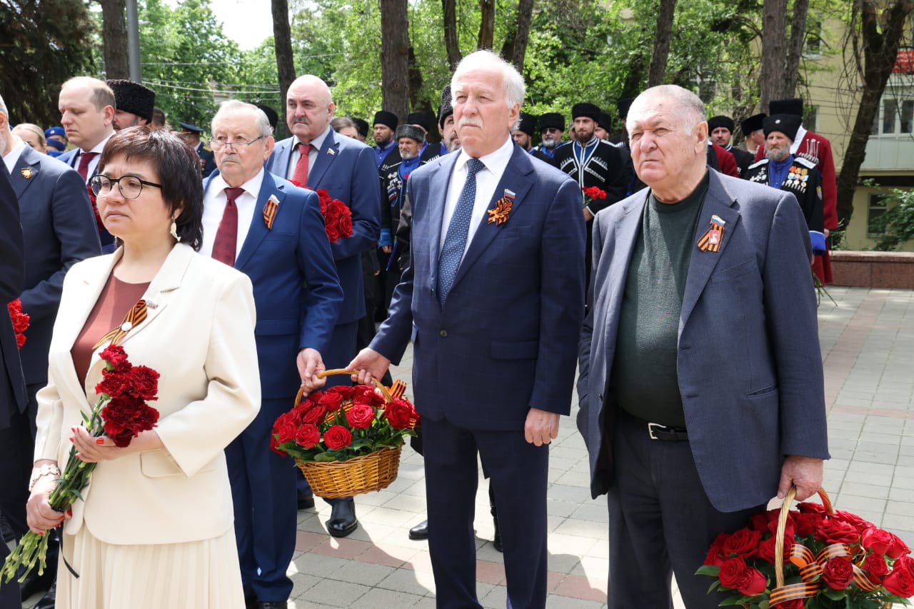 Николай Великдань и депутаты Думы Ставрополья обсудили с федеральными законодателями вопросы реализации Стратегии государственной национальной политики