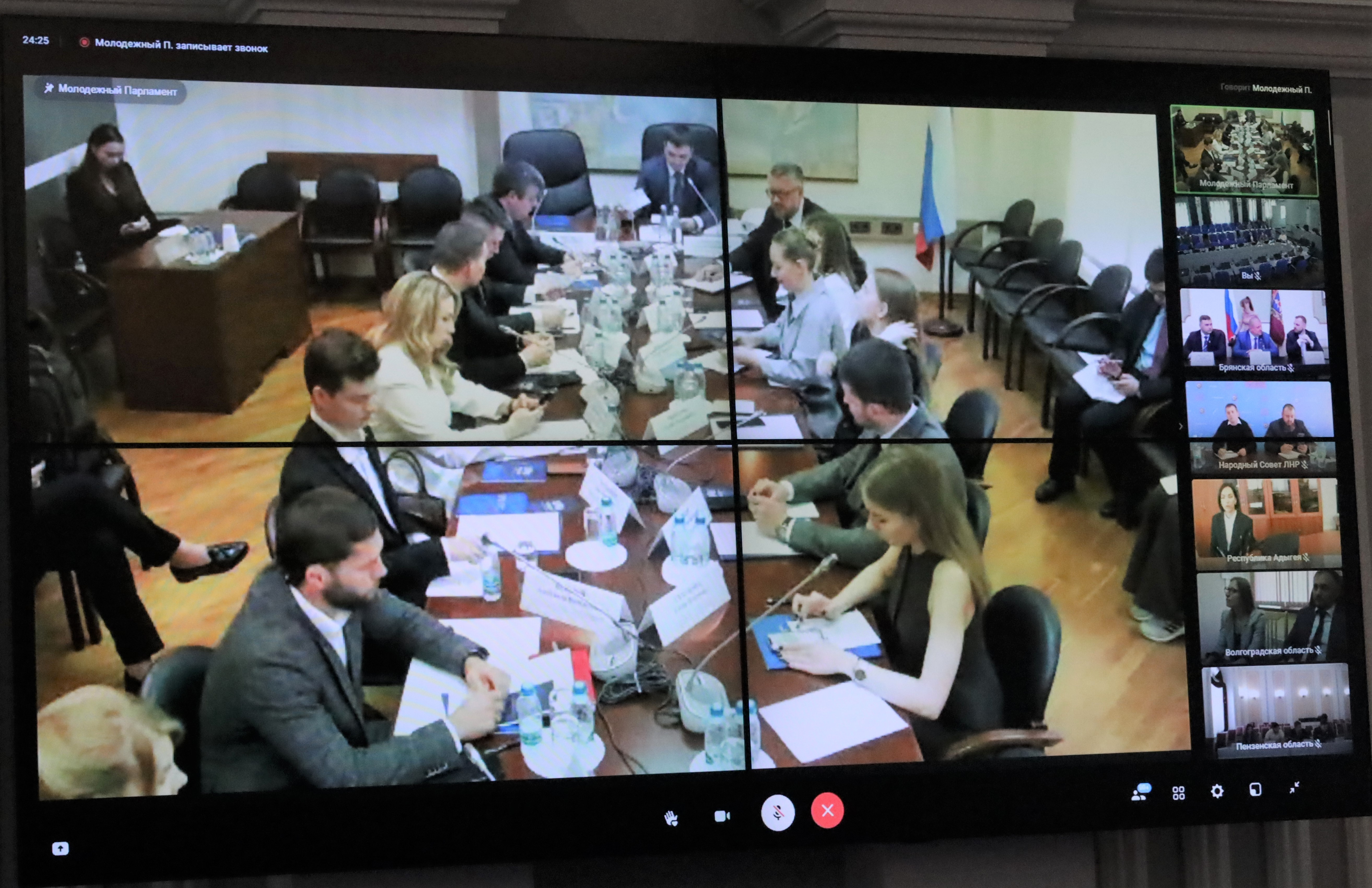 Молодые парламентарии Ставрополья приняли участие в заседании Молодежного парламента при Госдуме