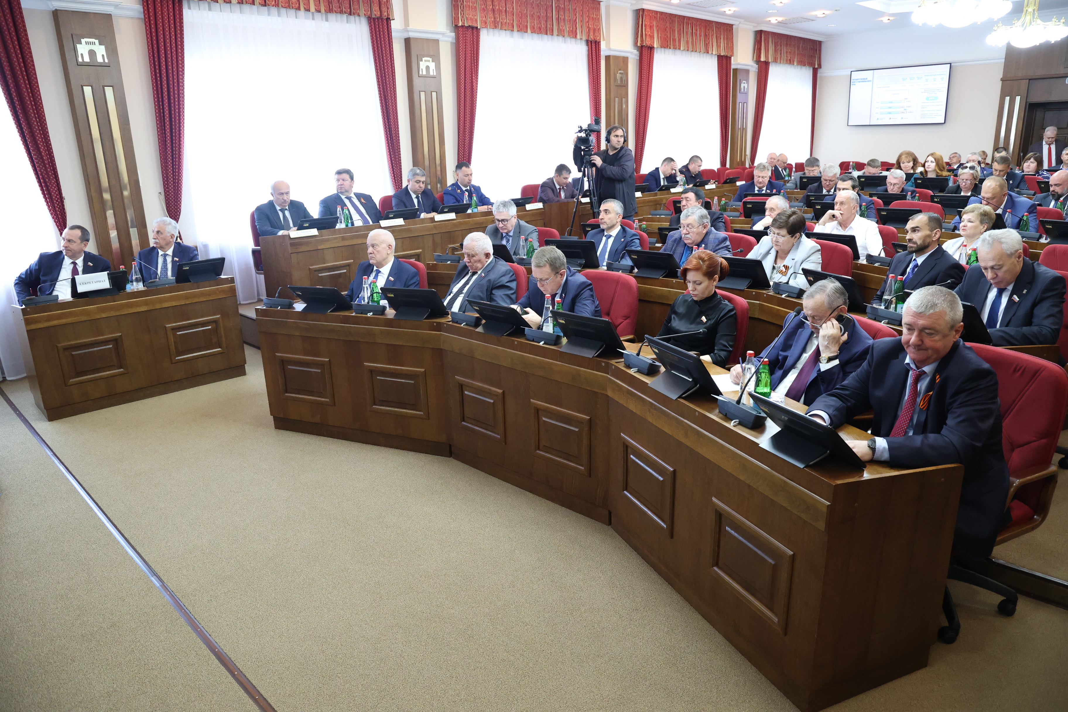 Депутаты внесли изменения в краевой закон о мерах соцподдержки граждан, попавших в трудную жизненную ситуацию