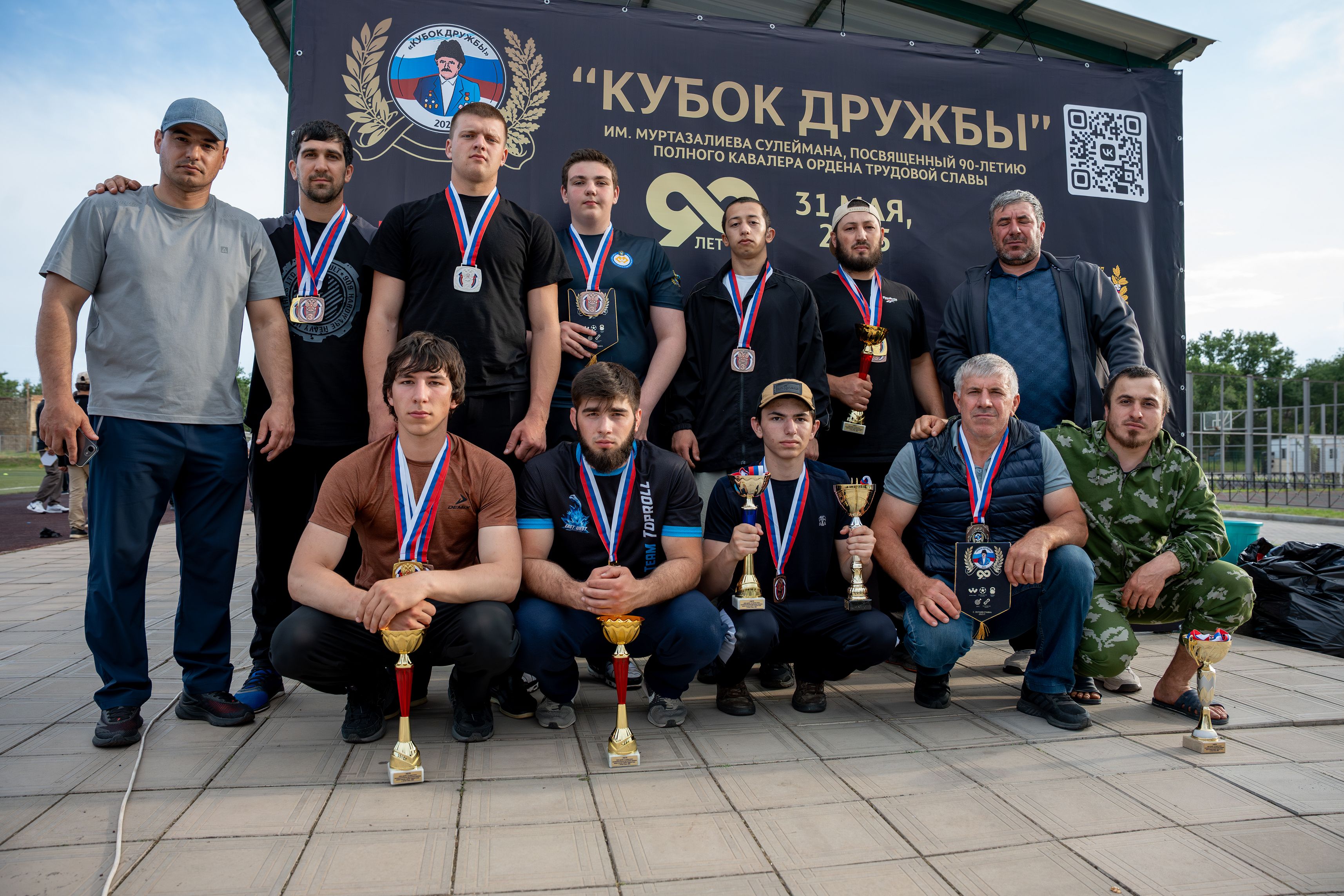 Краевые законодатели поздравили заслуженного ветерана труда