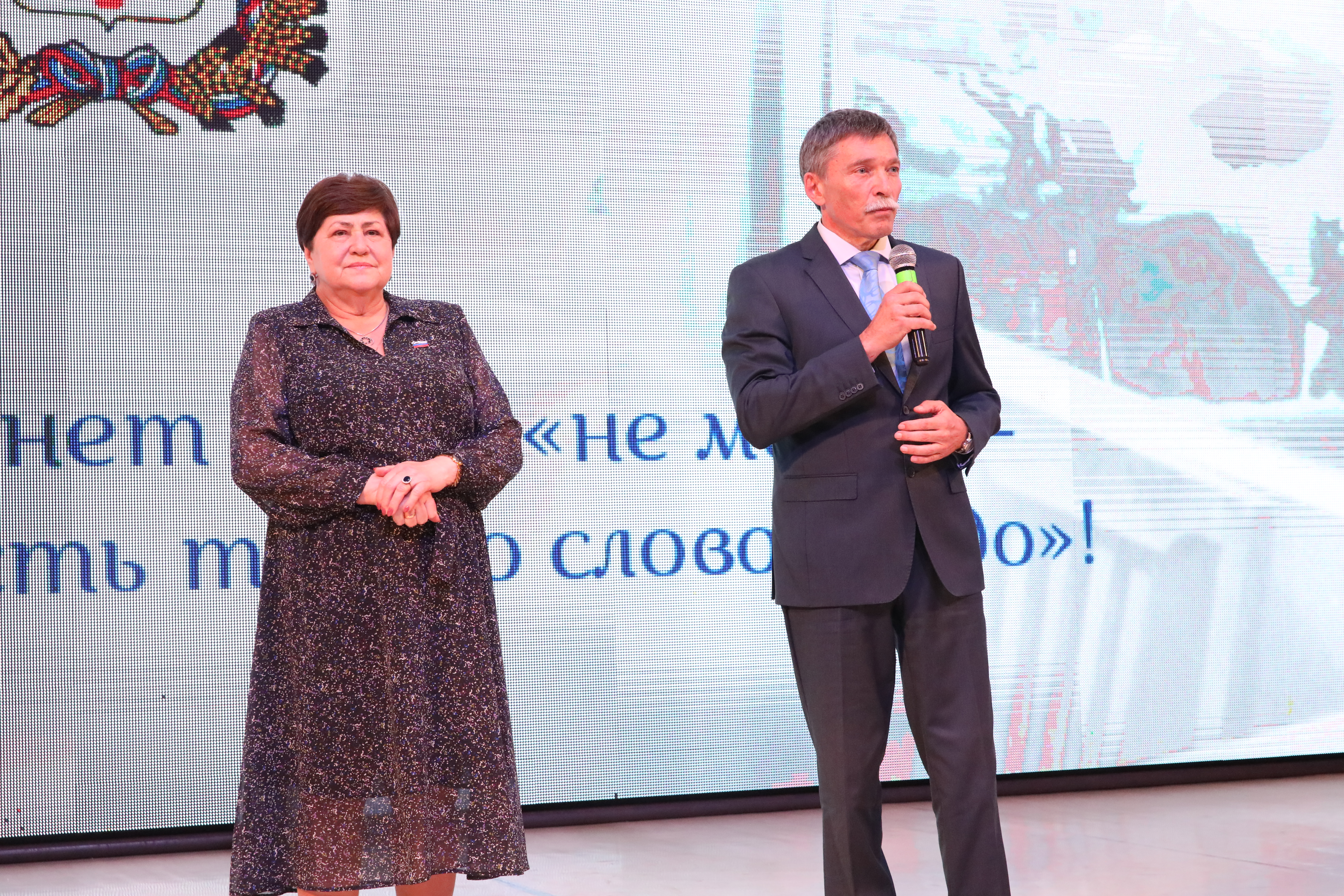 Депутаты вручили награды краевой Думы медработникам Ставрополья