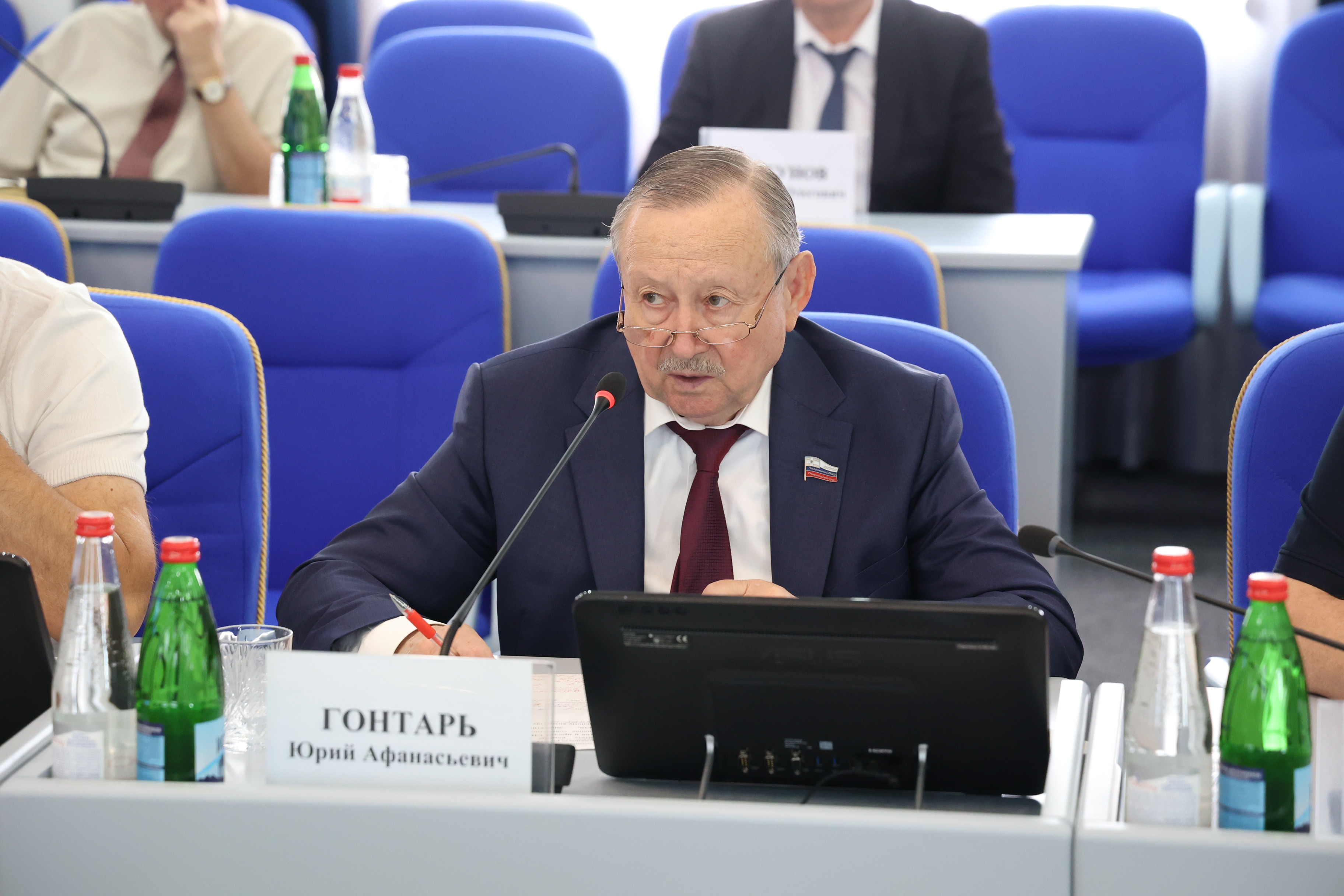 Николай Великдань нацелил депутатов принять участие в предуборочных совещаниях