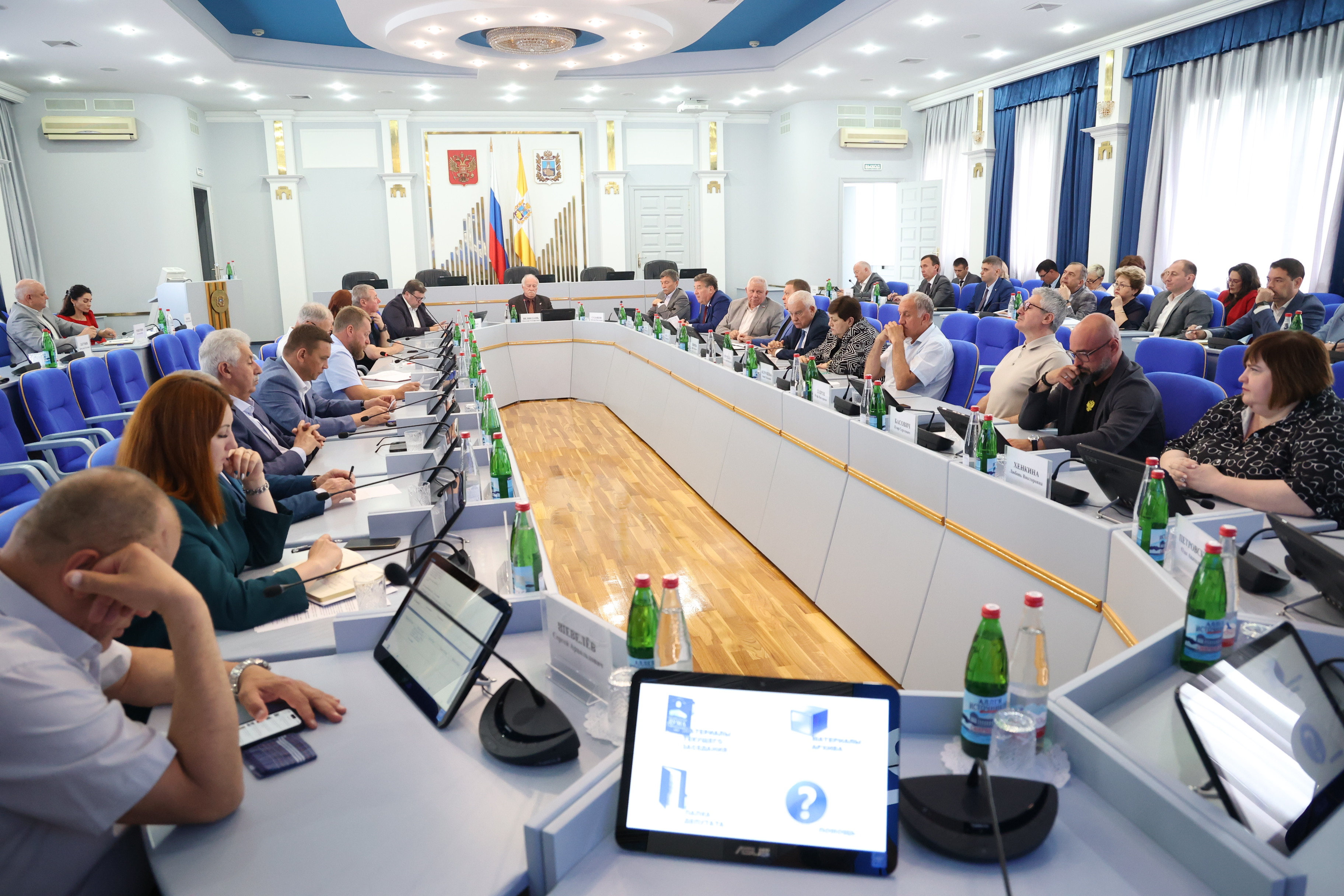 Николай Великдань нацелил депутатов принять участие в предуборочных совещаниях