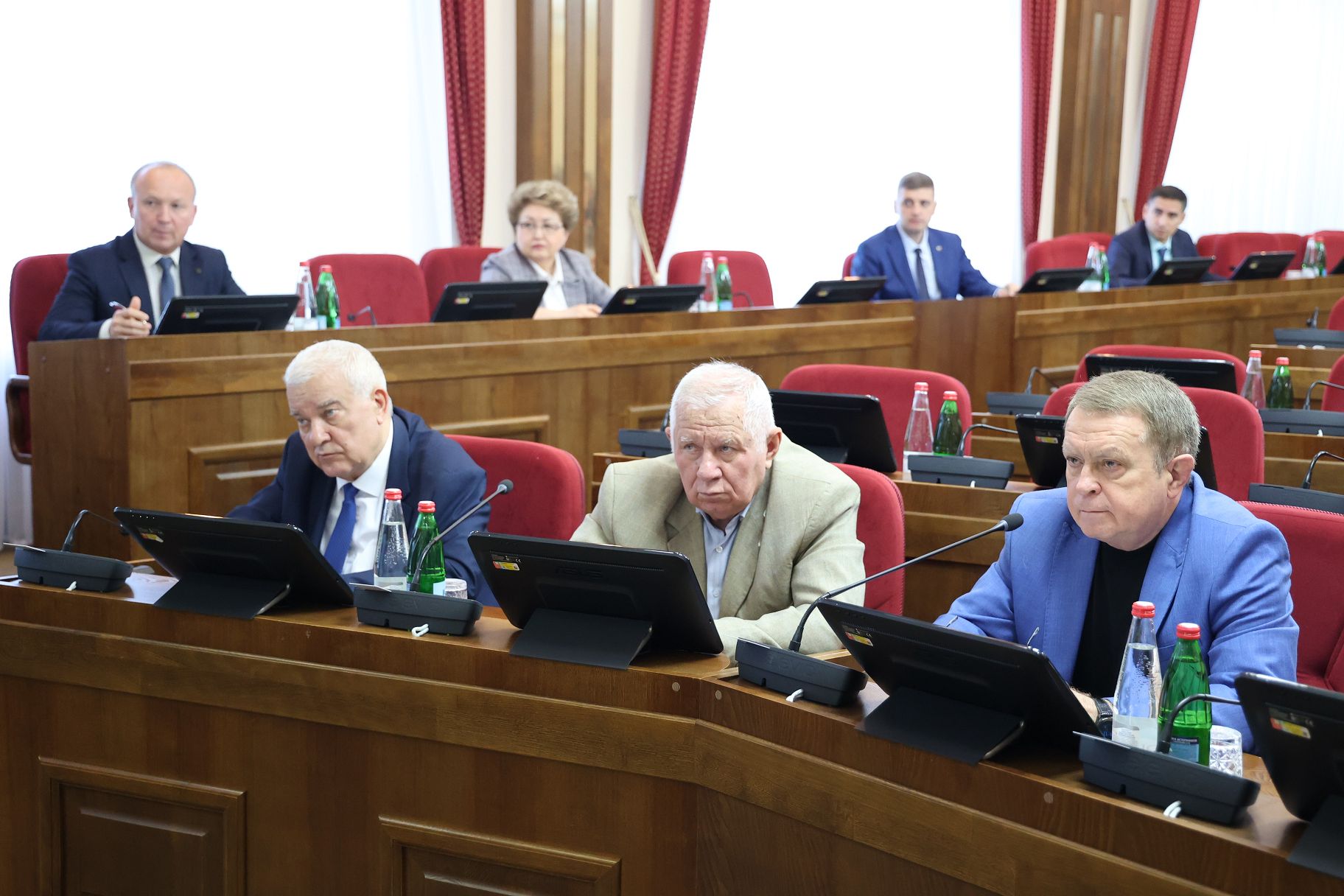 Утверждена повестка июньского заседания Думы