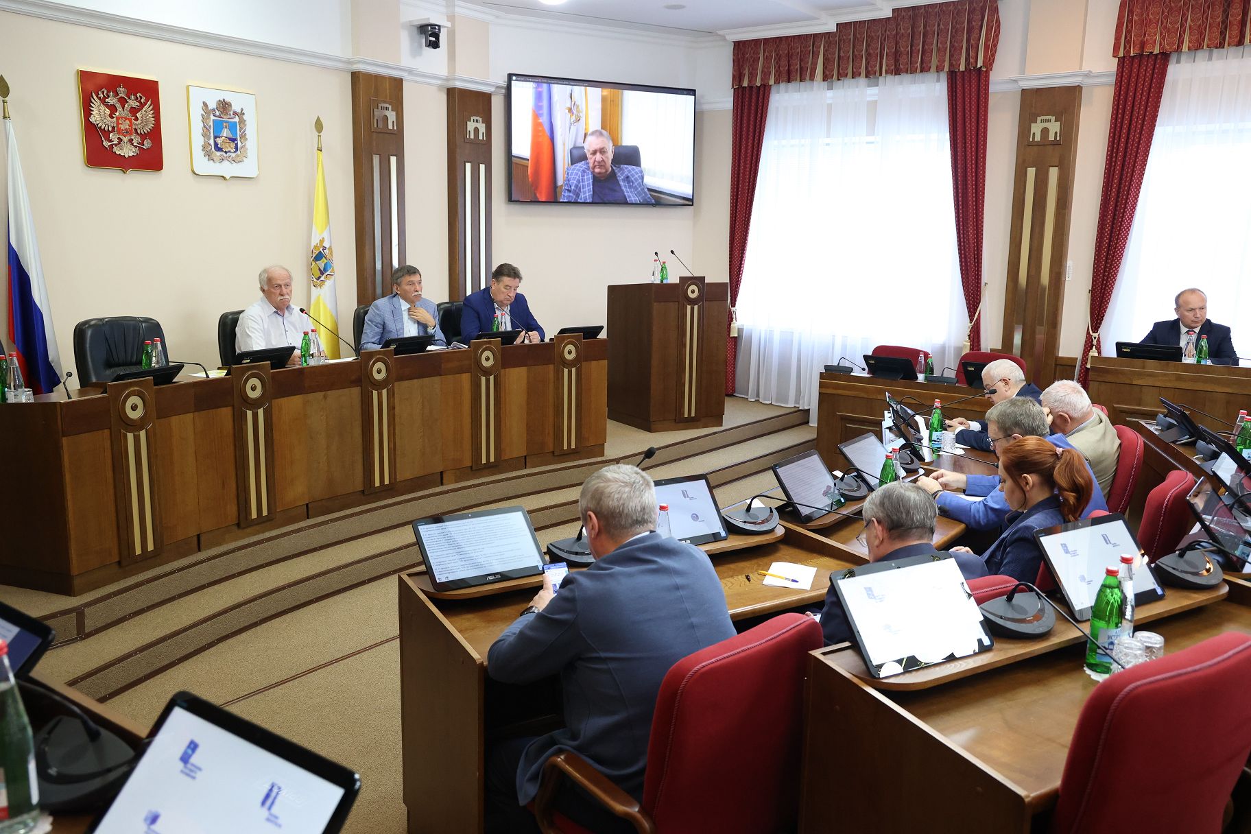 Утверждена повестка июньского заседания Думы