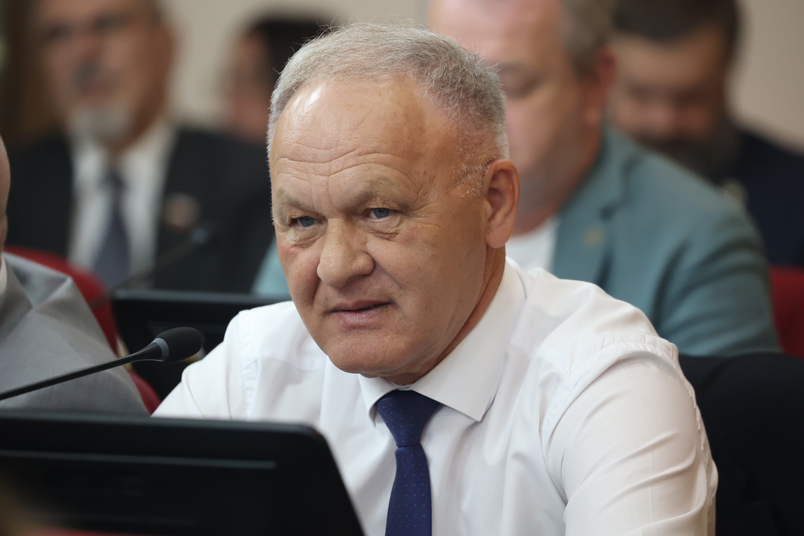 Депутаты поддержали инициативу Губернатора об увеличении числа награждаемых пар медалью «За сохранение семейных ценностей»