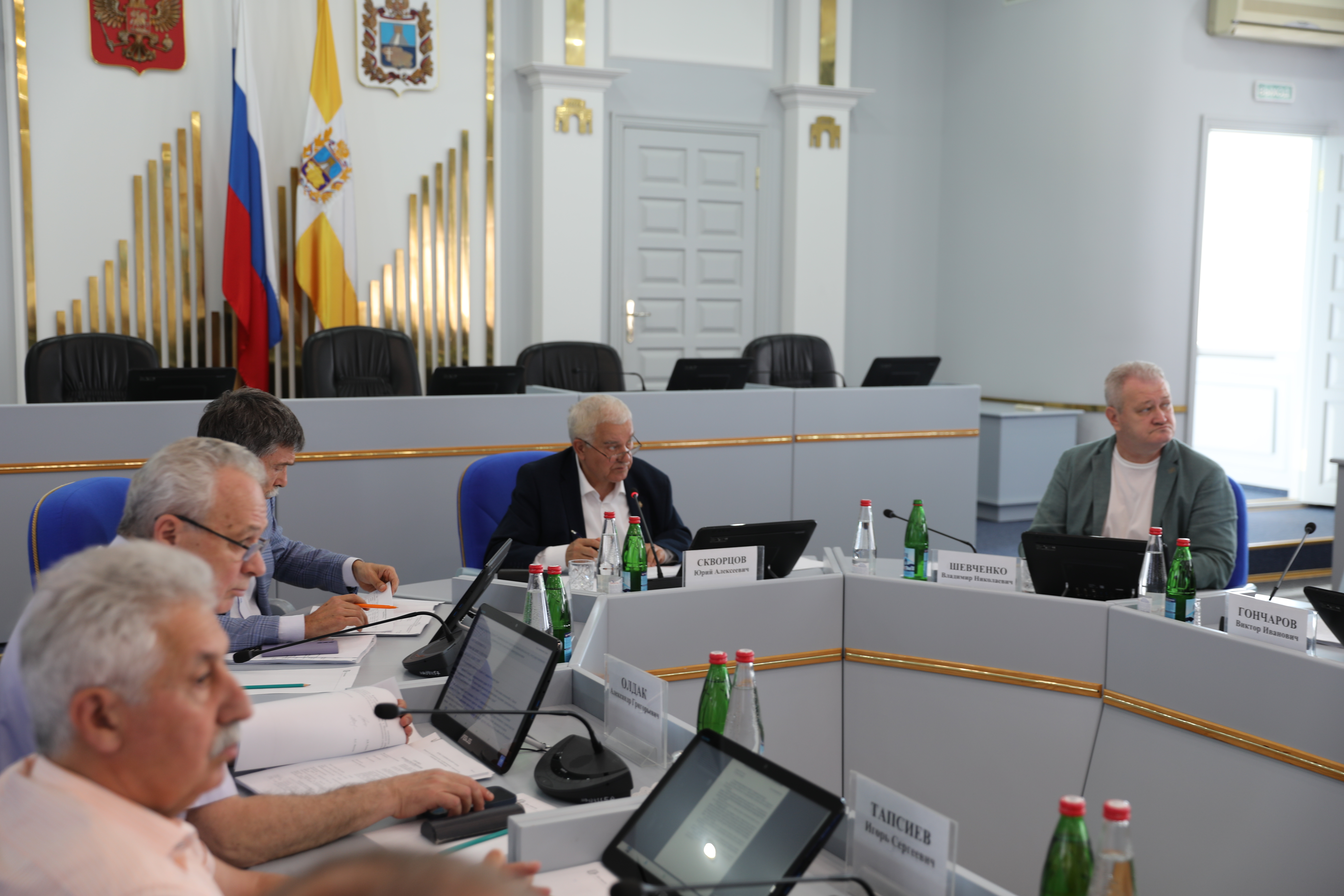 Депутаты рассмотрели вопросы о назначении мировых судей и организации оказания гражданам бесплатной юридической помощи