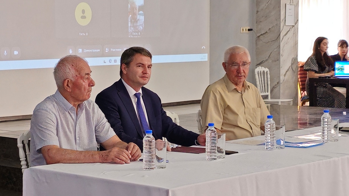 Юрий Гонтарь принял участие в работе Форума «Совета Старейшин коренных народов России и стран Евразии»