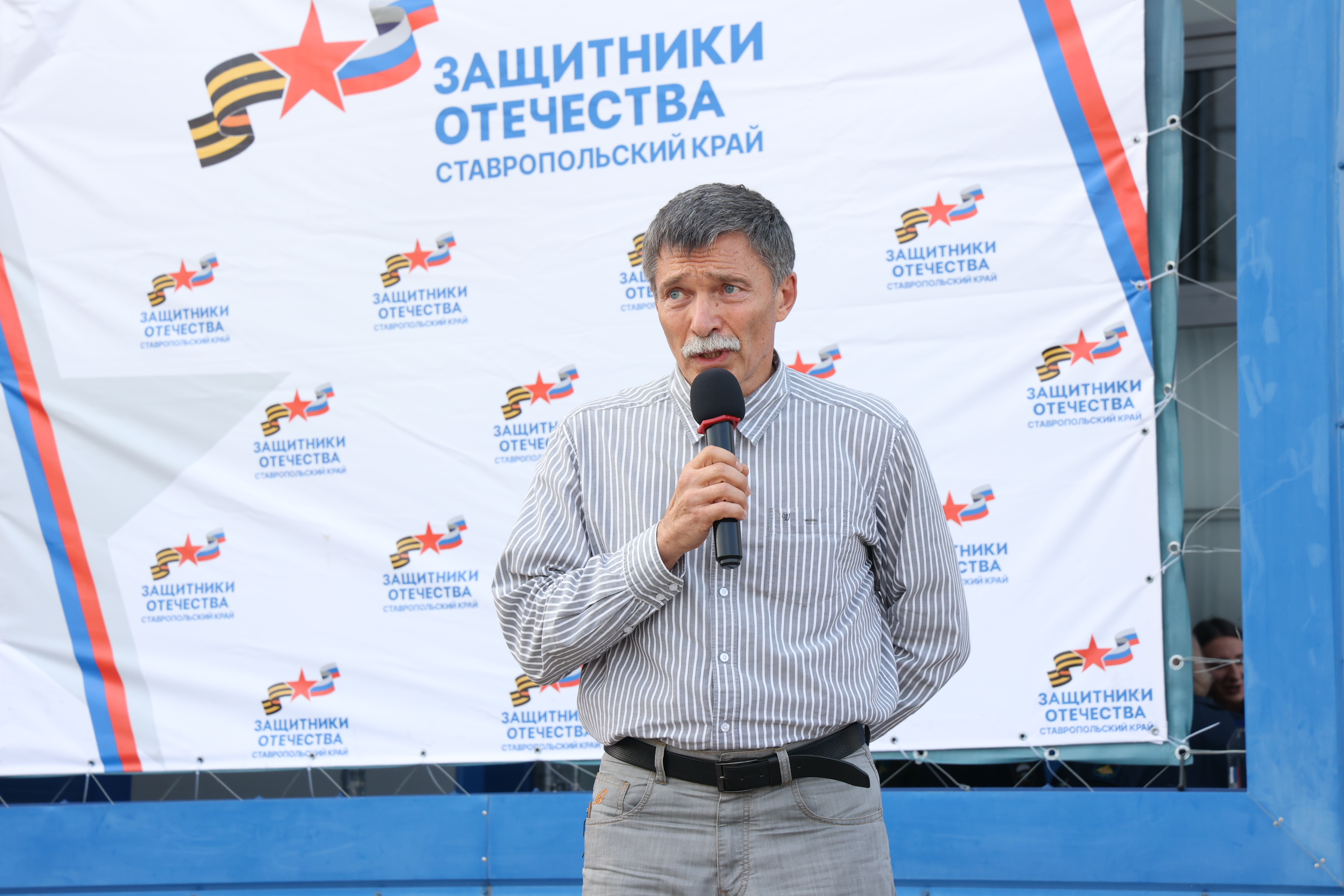 В Ставрополе ветеранам СВО с инвалидностью вручили специализированные автомобили