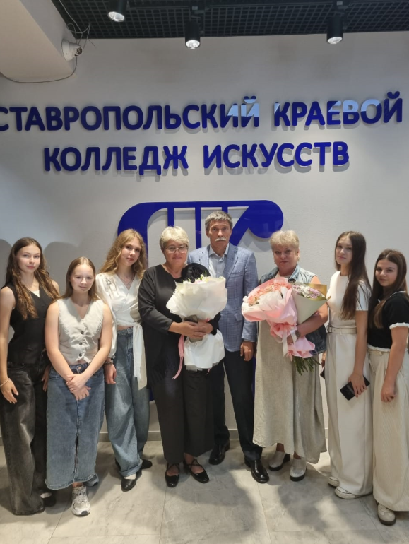 Депутаты Думы Ставрополья посетили торжественные линейки, посвященные 1 сентября