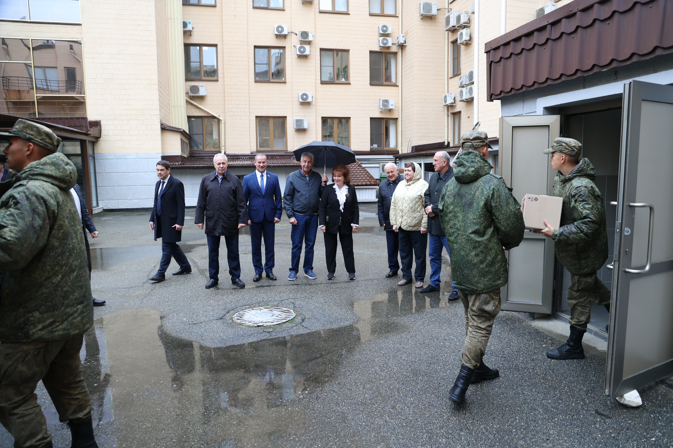 Депутаты Думы Ставрополья отправили гуманитарный груз бойцам 247-го полка