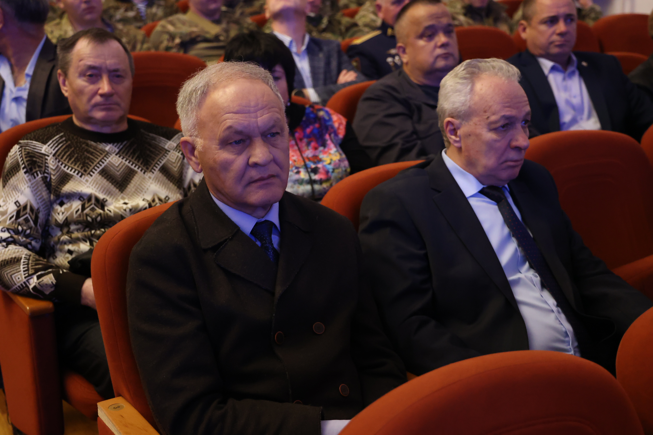 Краевые депутаты стали участниками церемонии вручения ордена Кутузова 247-му гвардейскому десантно-штурмовому Кавказскому казачьему полку