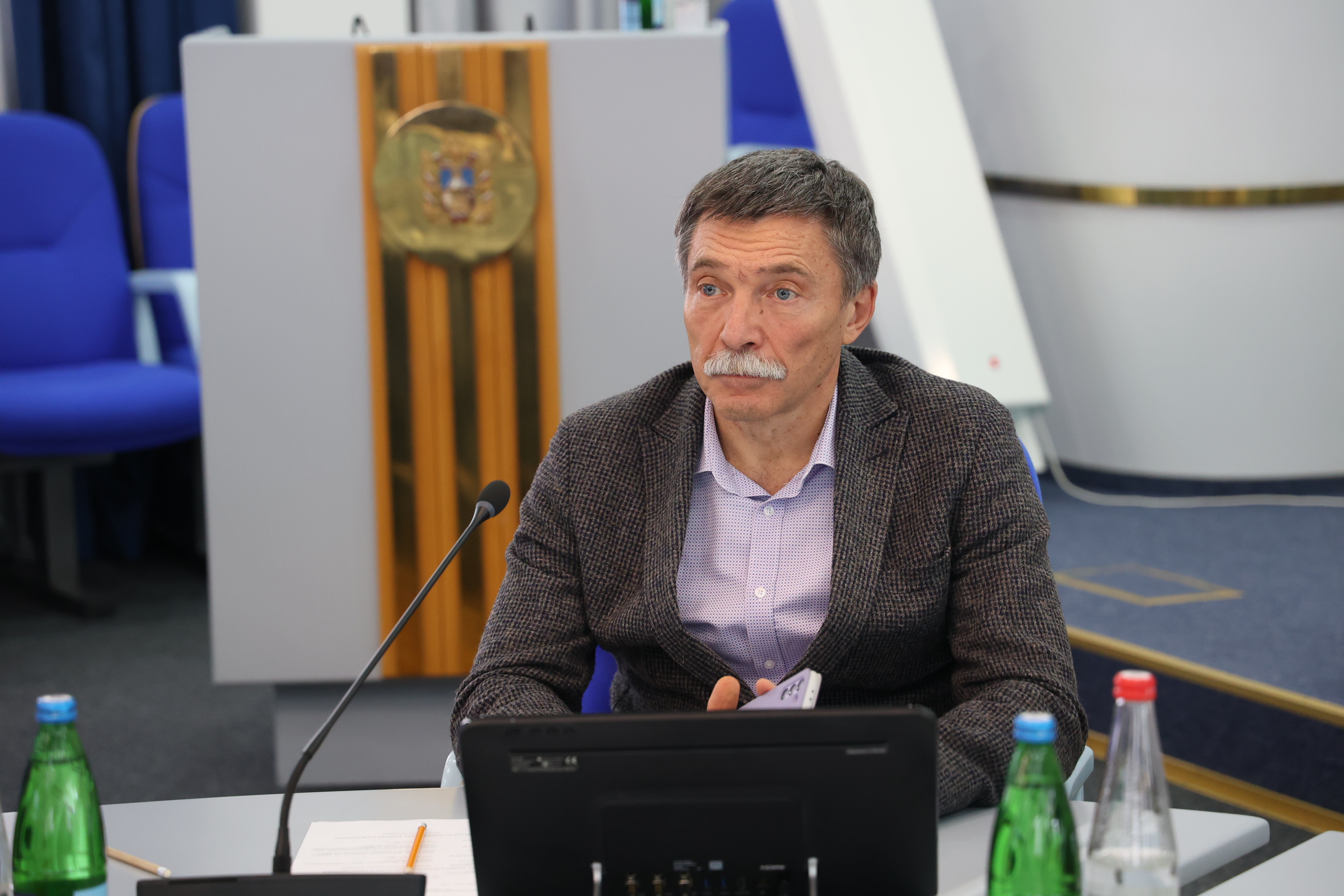 Депутаты рассмотрели инициативы, направленные на совершенствование системы соцподдержки жителей края