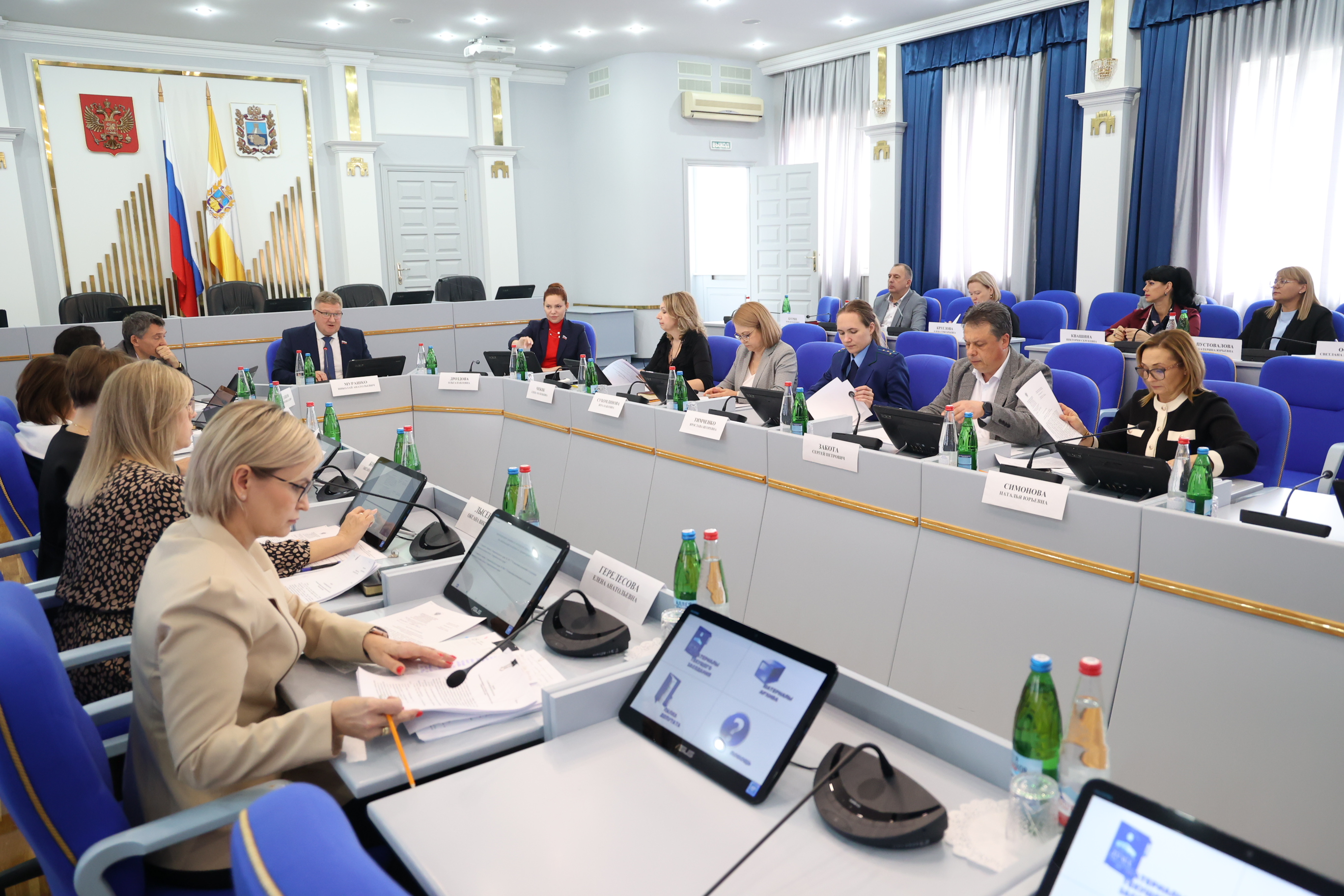 Депутаты рассмотрели инициативы, направленные на совершенствование системы соцподдержки жителей края