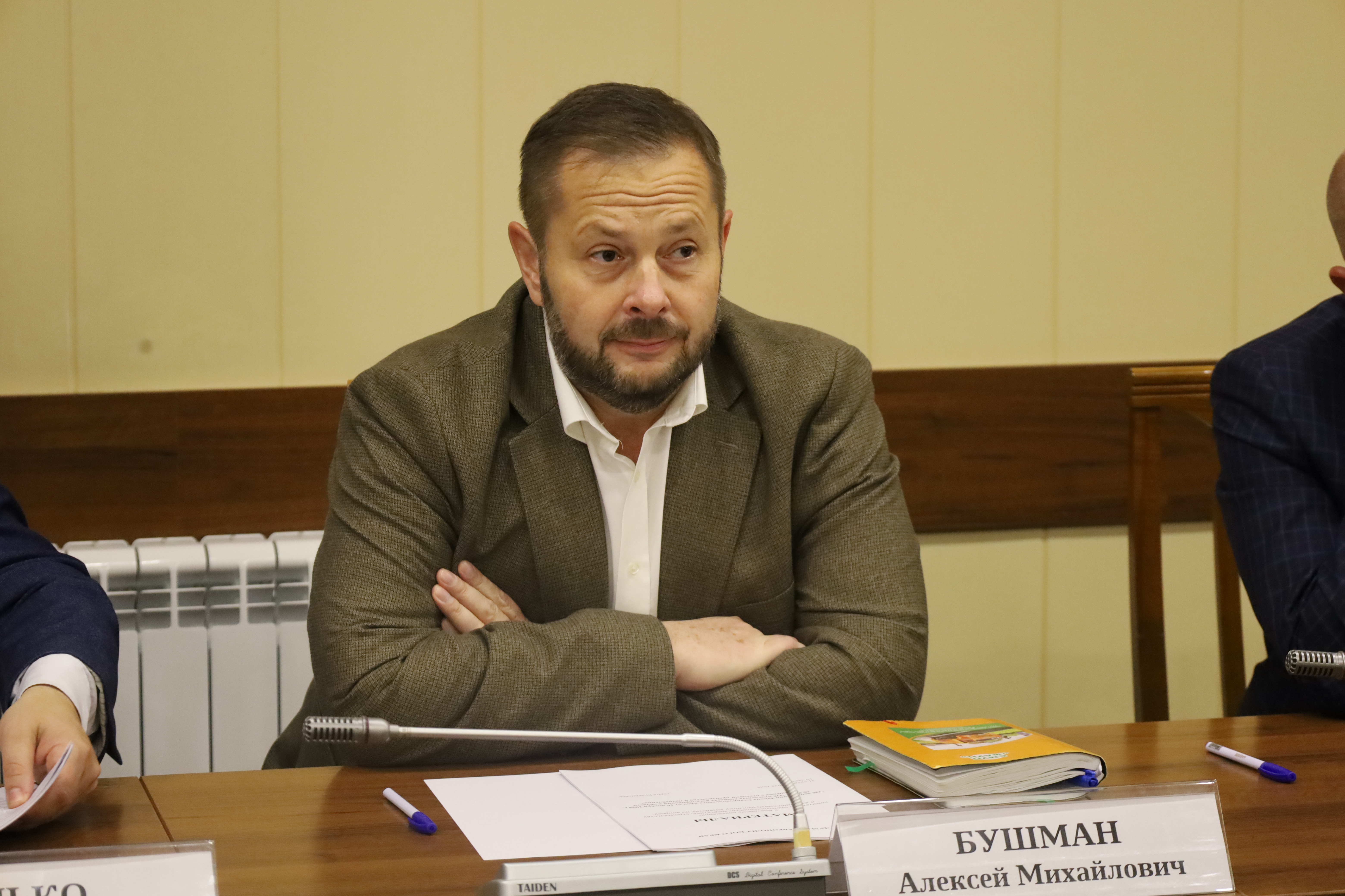 Депутаты держат на особом контроле проведение капремонта в восточных районах края и ситуацию с вывозом ТКО