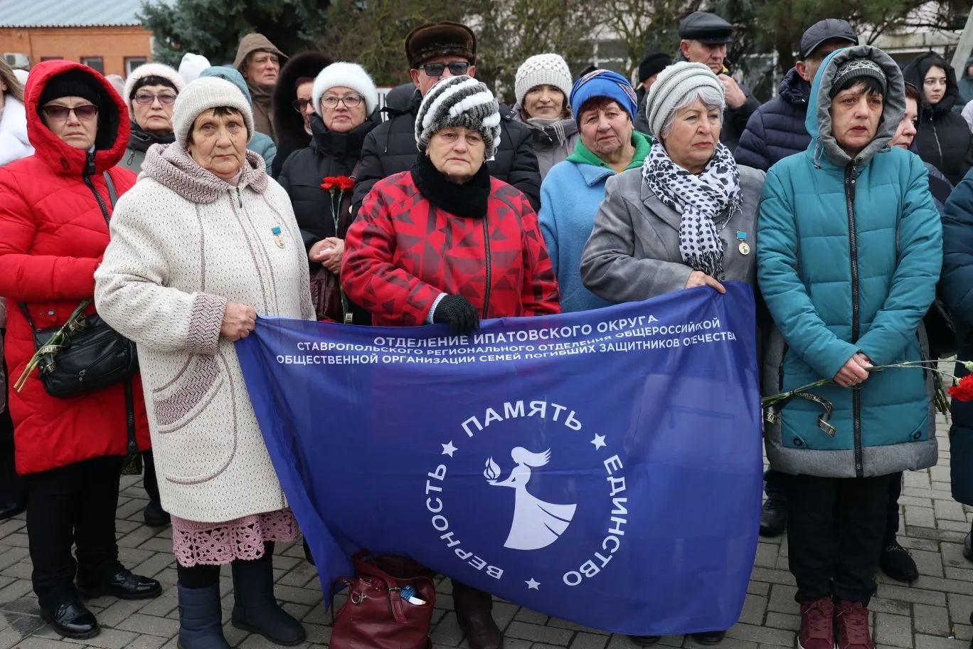 Николай Великдань в День Героев Отечества открыл памятник участникам специальной военной операции