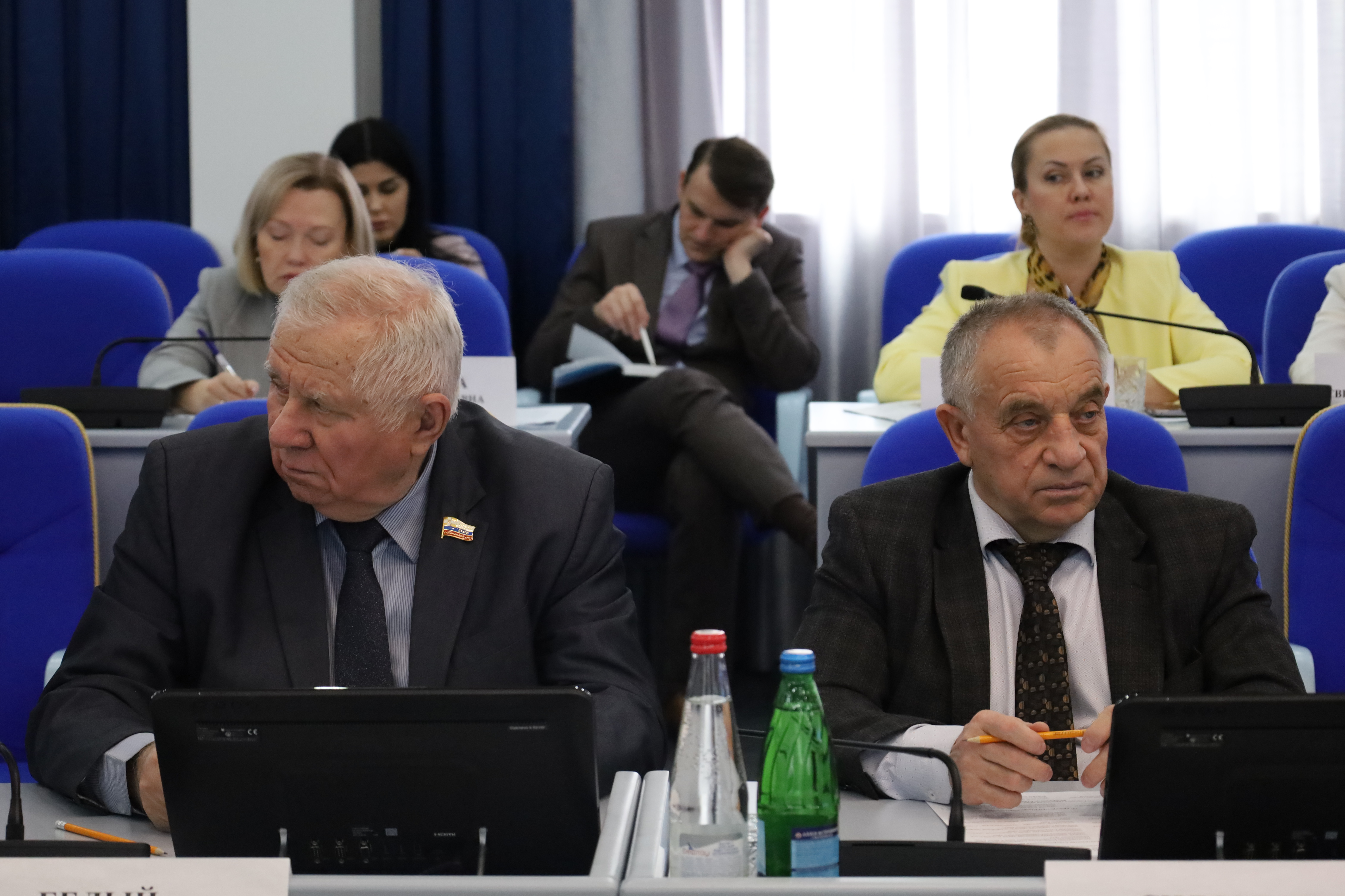 Депутаты рекомендовали принятие изменений в региональные законы социальной сферы на декабрьском заседании Думы