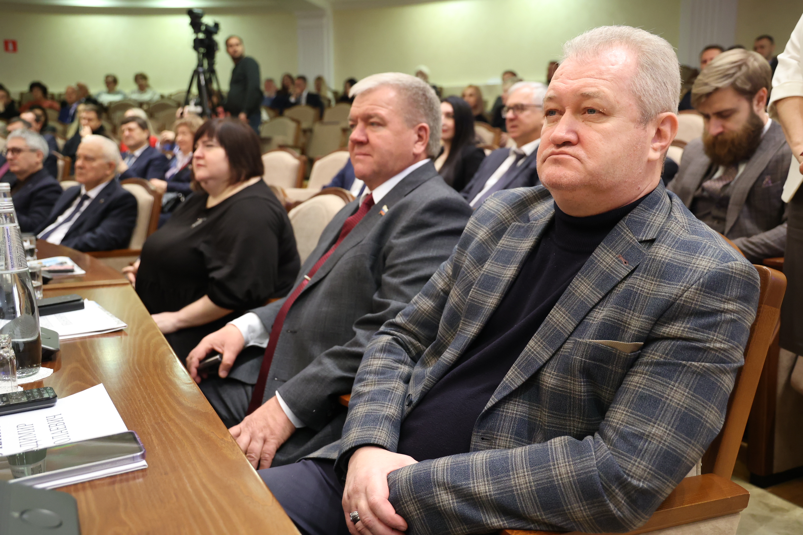Депутаты краевой Думы поздравили юристов с профессиональным праздником