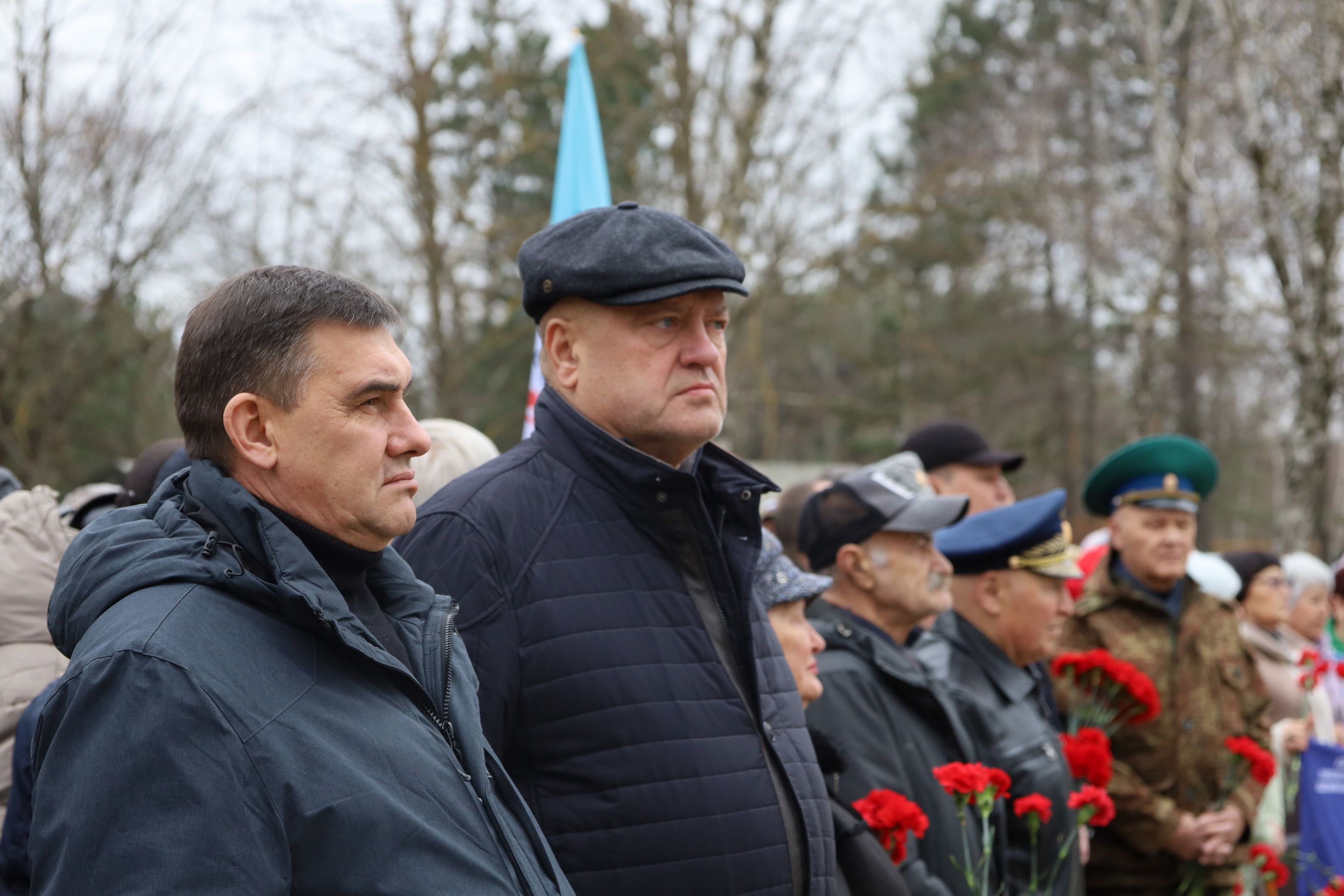 Краевые депутаты почтили память земляков, погибших в боях при исполнении воинского долга