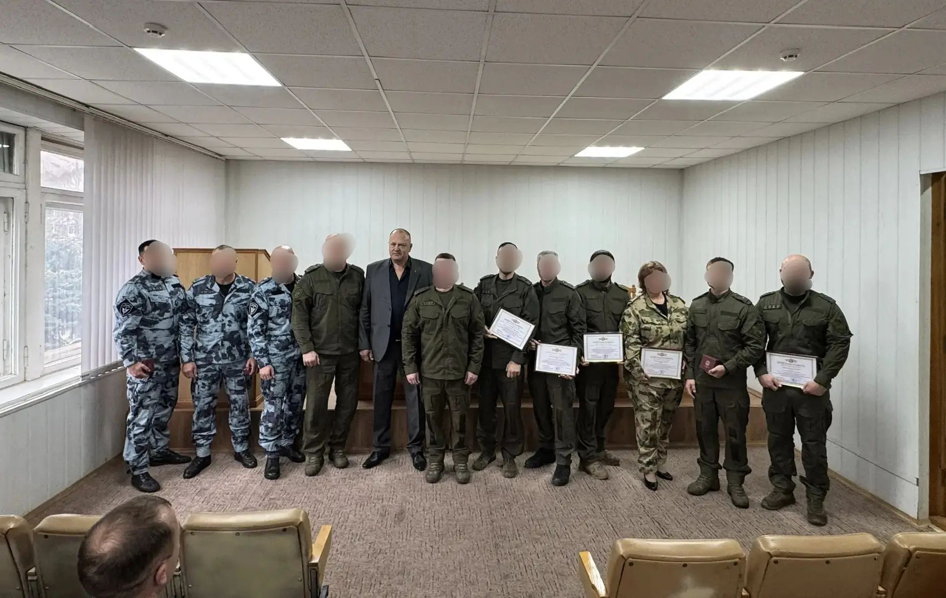 Отличившиеся по итогам года сотрудники Росгвардии отмечены наградами краевой Думы