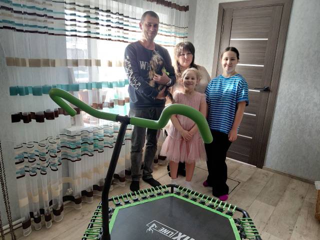 Депутаты краевой Думы исполняют детские мечты с «Елки желаний»