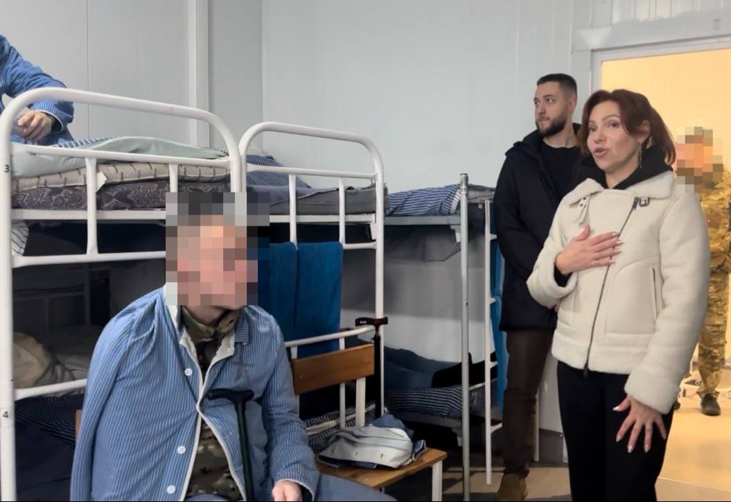 Вице-спикер поздравила с наступающим Новым годом детей из ЛНР и бойцов в военно-полевом госпитале