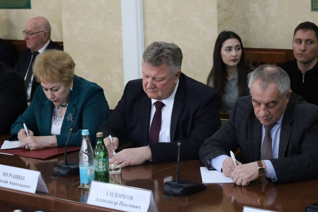 Николай Великдань подчеркнул готовность оперативно внести изменения в краевой бюджет для решения проблемы с теплоснабжением в Кисловодске