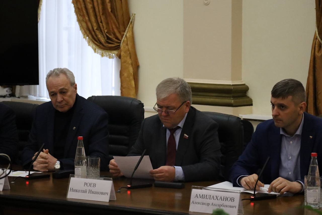 Председатель Думы Николай Великдань обсудил вопросы развития ставропольских курортов с местными депутатами
