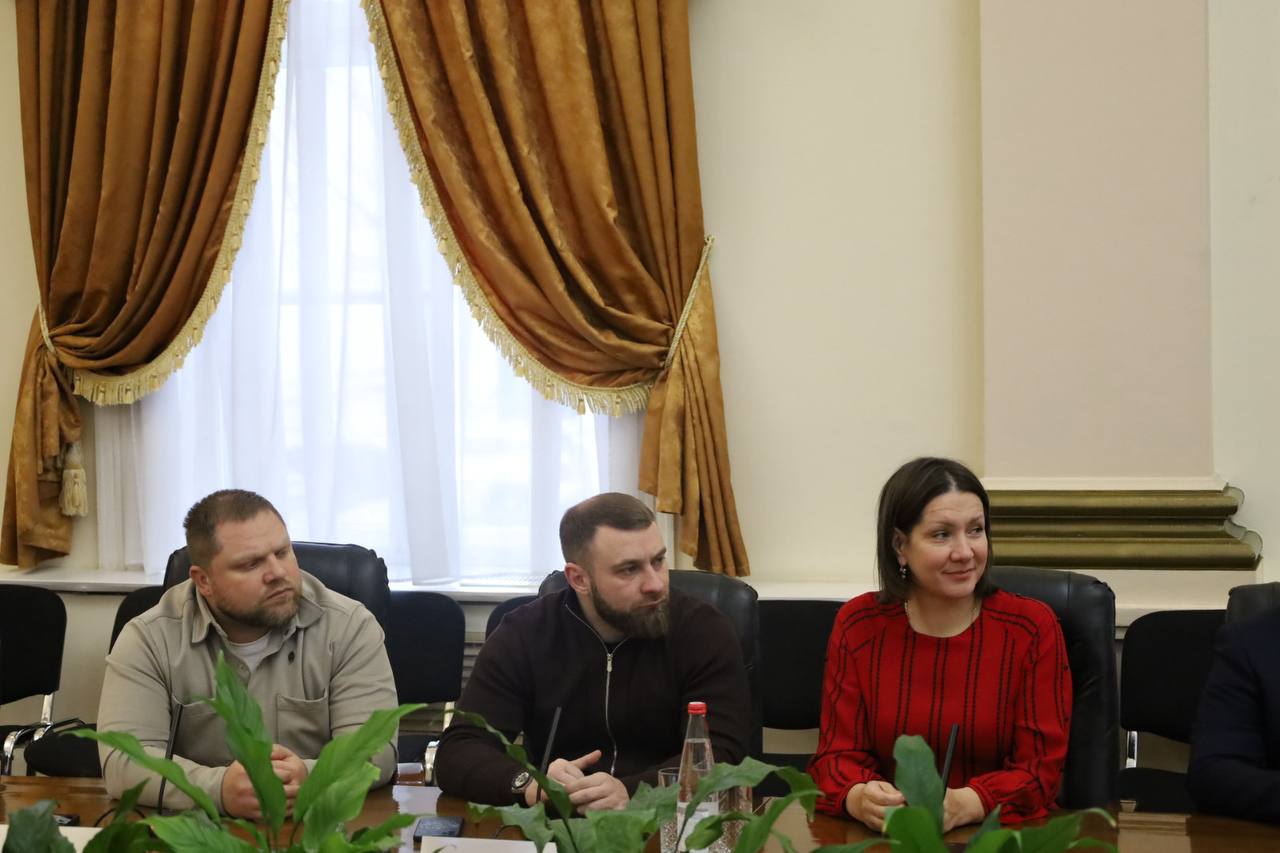 Председатель Думы Николай Великдань обсудил вопросы развития ставропольских курортов с местными депутатами