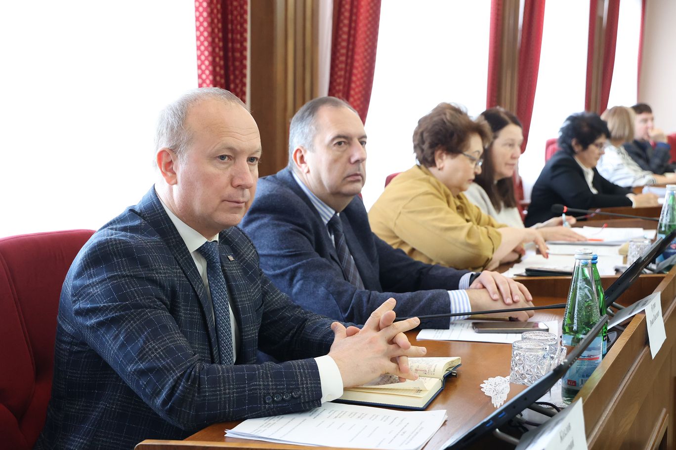 Краевые депутаты работают над законопроектами, направленными на регулирование вопросов развития экономики Ставрополья