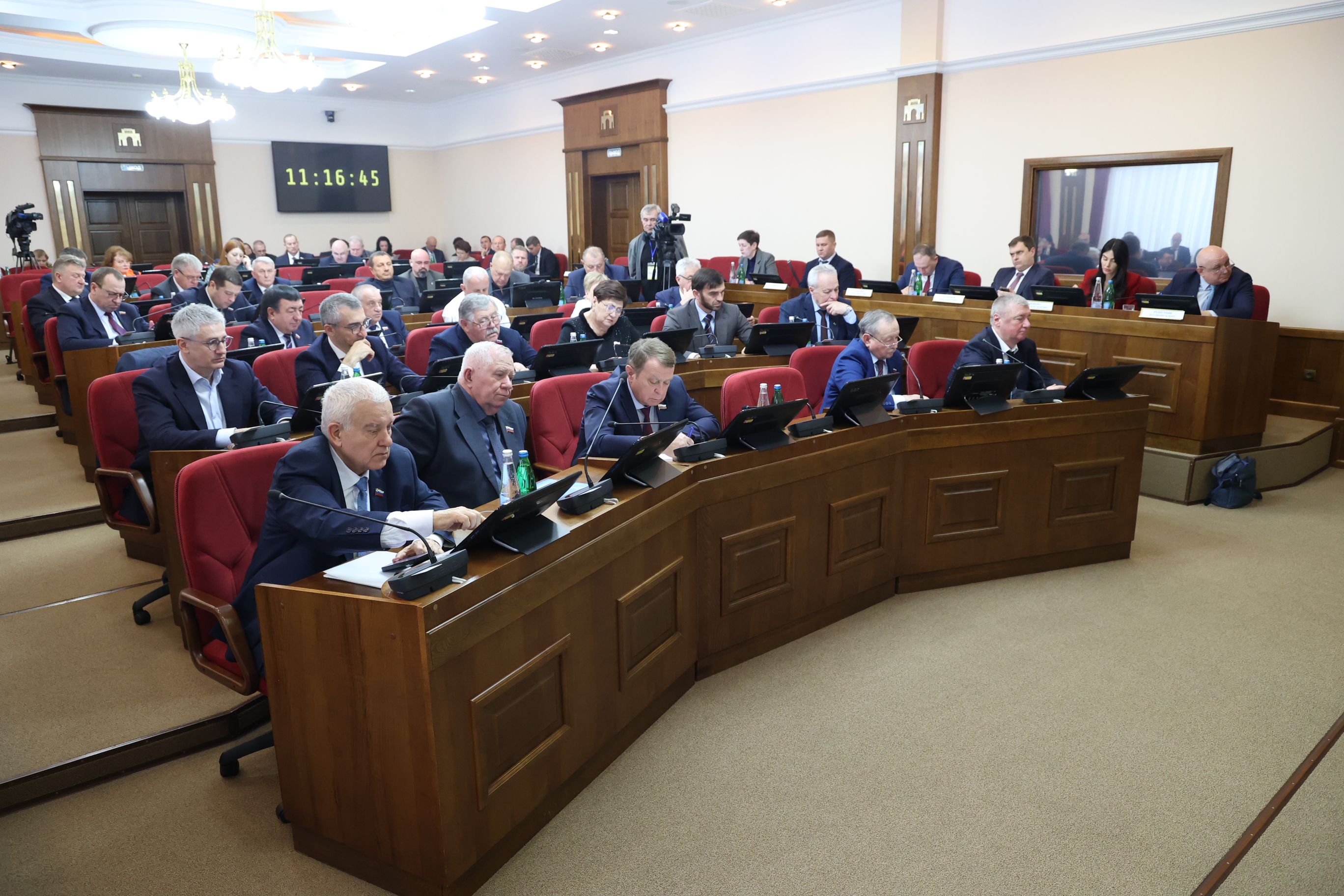Краевые законодатели поддержали изменения в законы о мерах социальной поддержки участников СВО и их семей