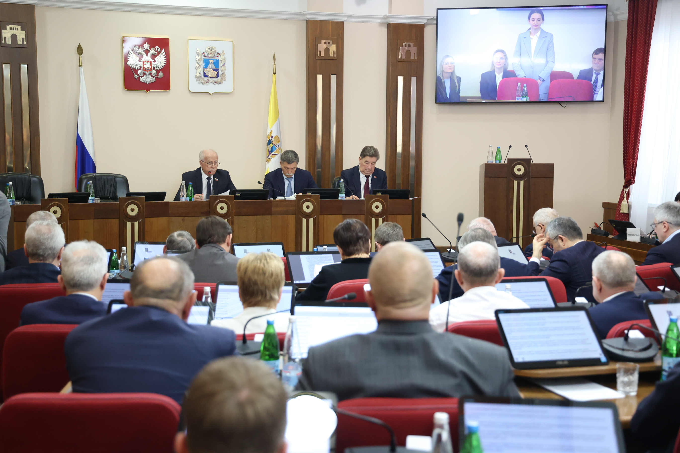 Краевые законодатели поддержали изменения в законы о мерах социальной поддержки участников СВО и их семей