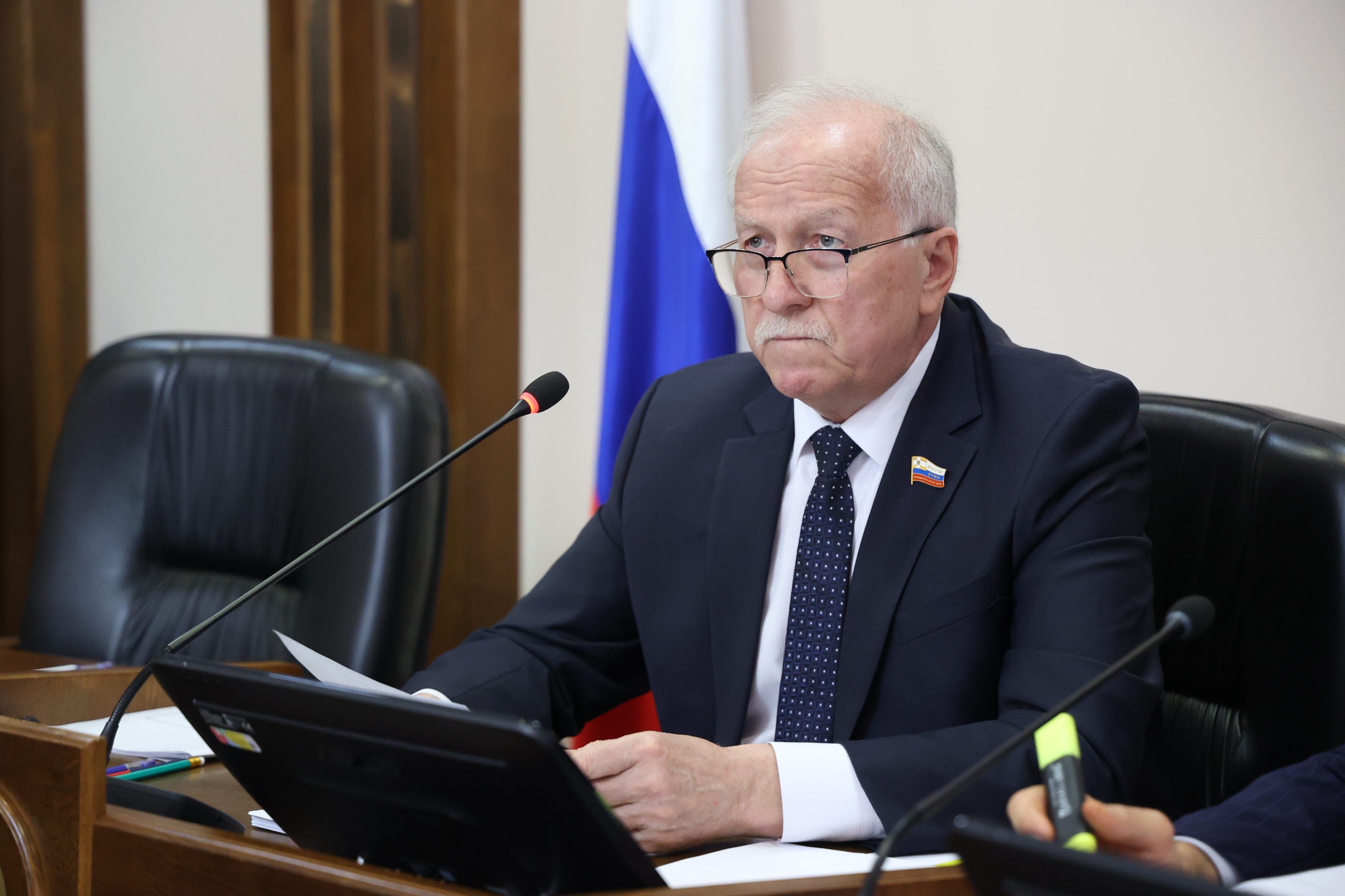 Краевая Дума продолжает совершенствовать законодательство о мерах по повышению рождаемости