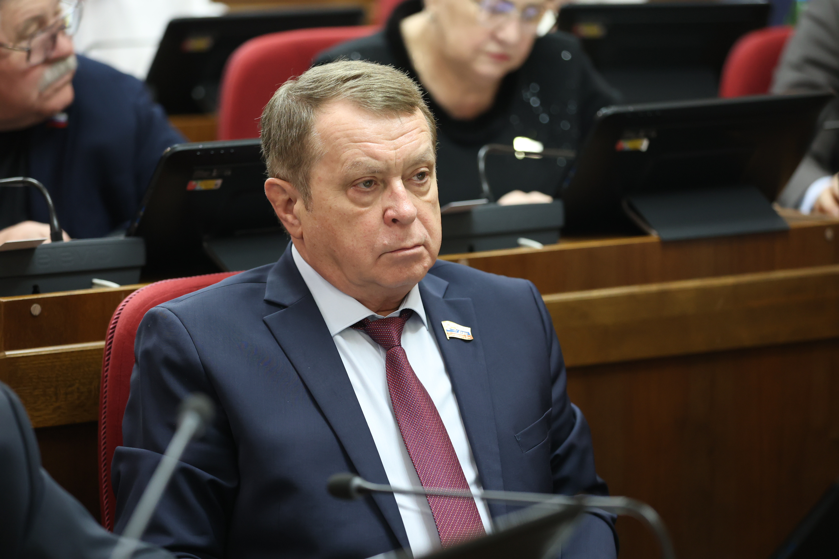 Краевая Дума продолжает совершенствовать законодательство о мерах по повышению рождаемости