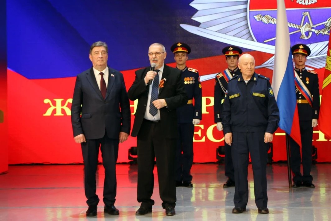 Виктор Гончаров поздравил Аксайский Данилы Ефремова кадетский казачий корпус с Днем защитника Отечества