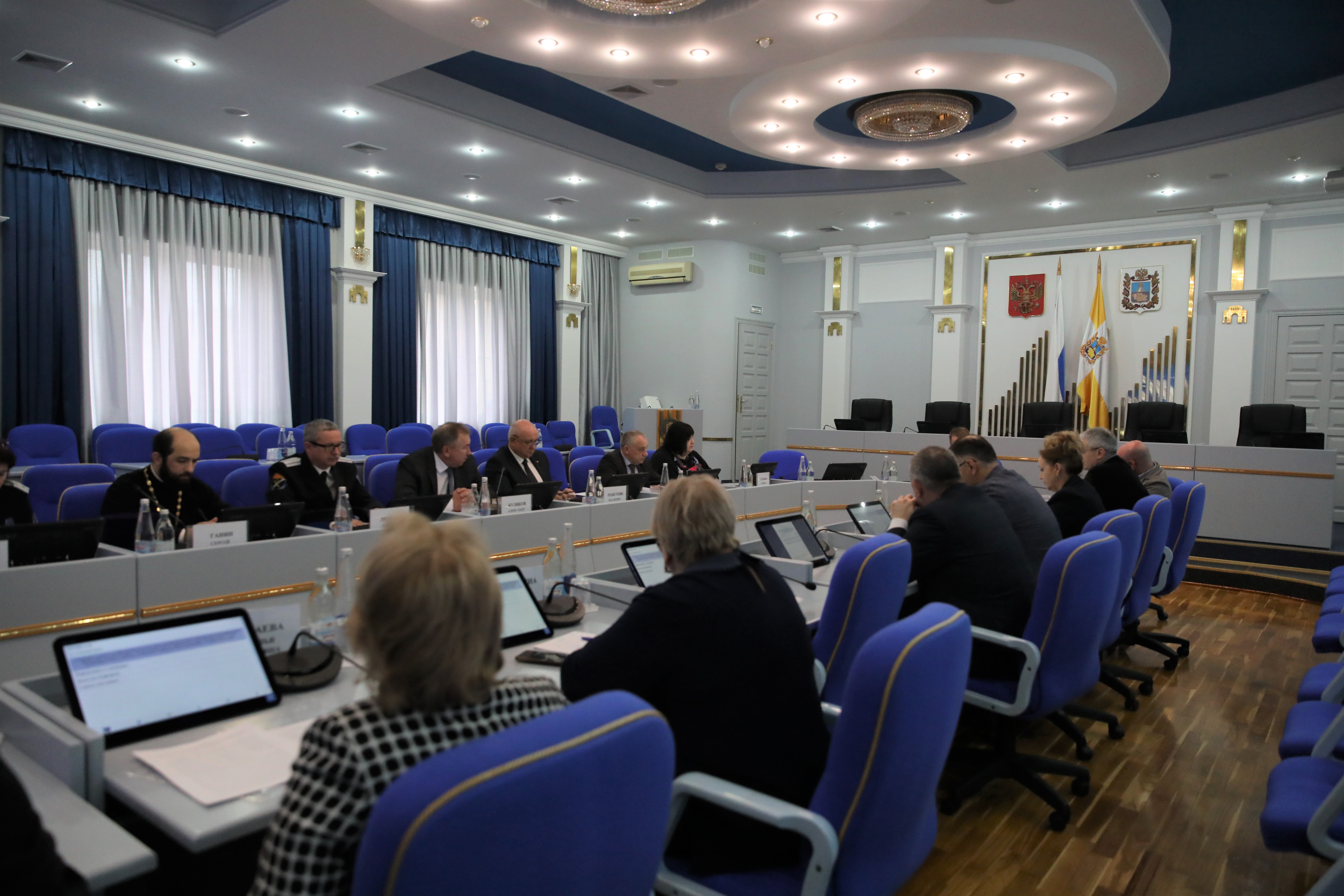 Перспективы развития казачьего компонента в образовательной системе Ставрополья обсудили в краевой Думе