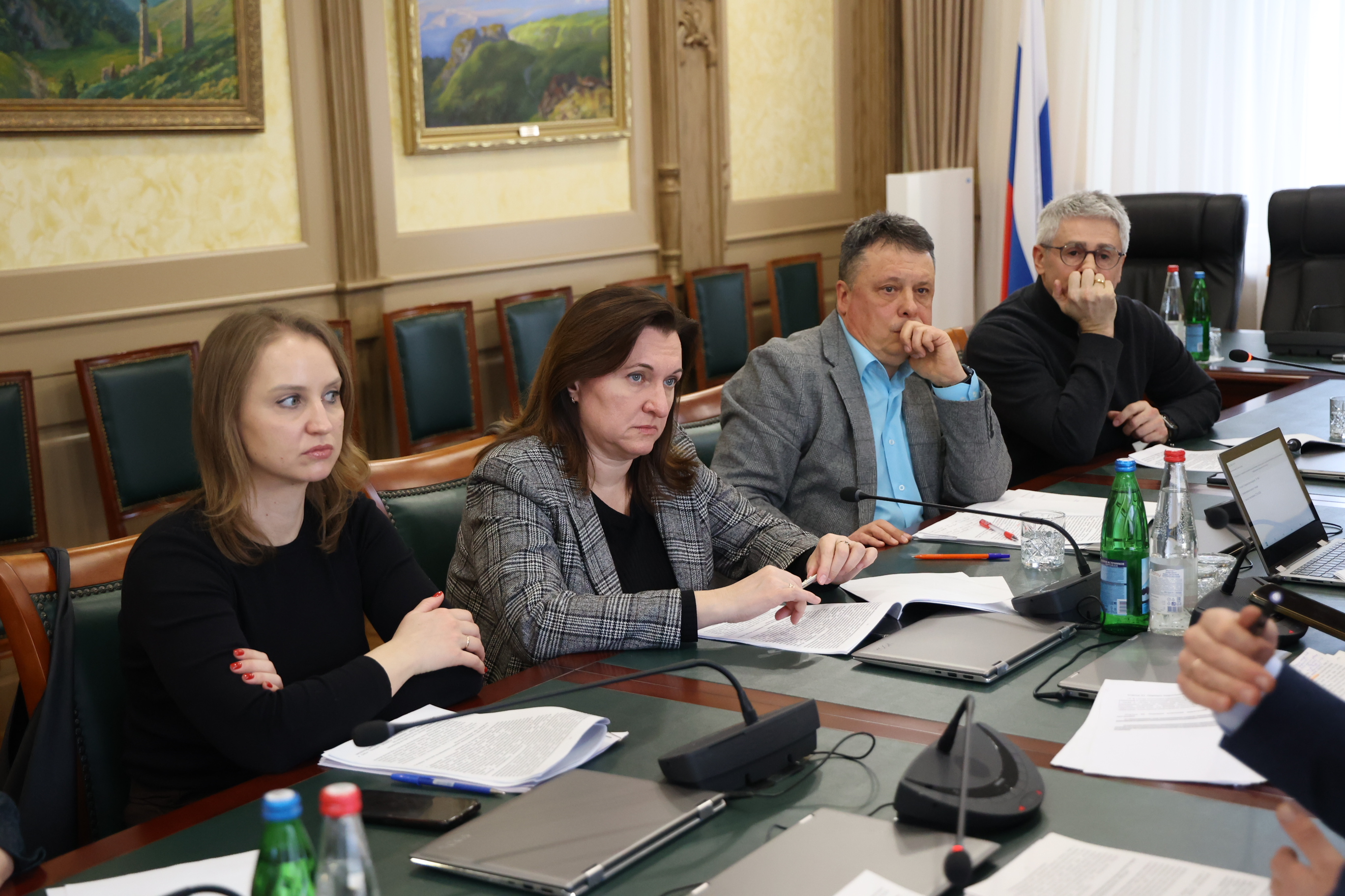 Депутаты продолжили доработку проекта краевого закона о порядке установки мемориальных объектов