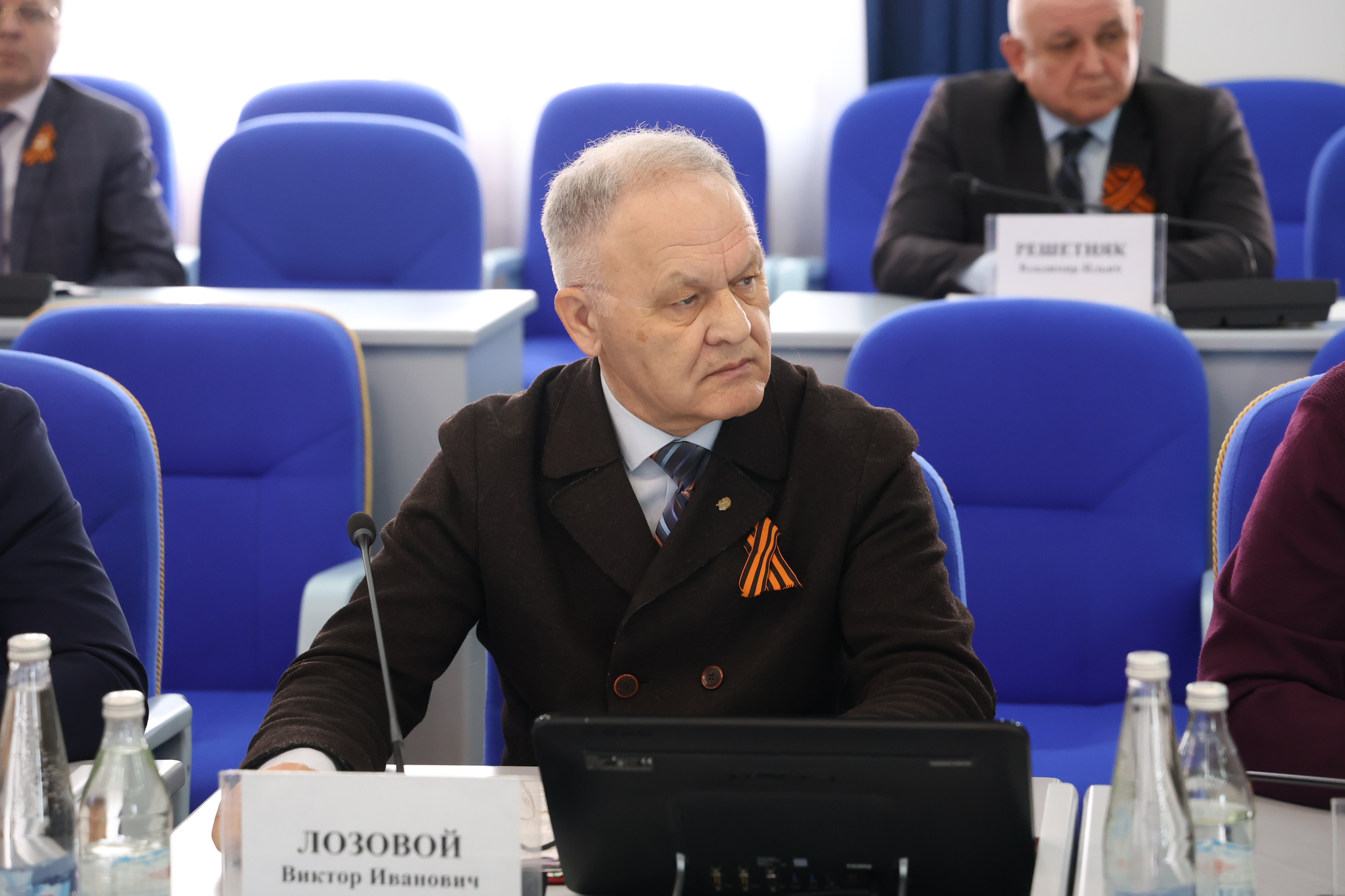 В краевой Думе продолжается подготовка законопроектов для очередного заседания