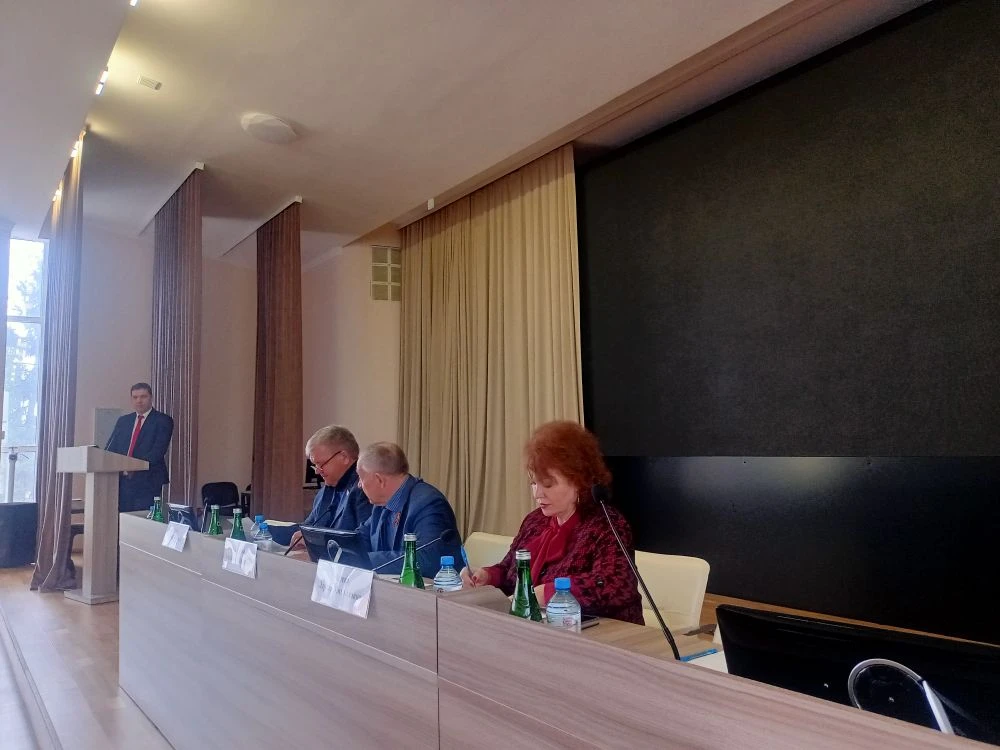 Краевые депутаты проконтролировали, как идет переселение граждан из аварийного жилья
