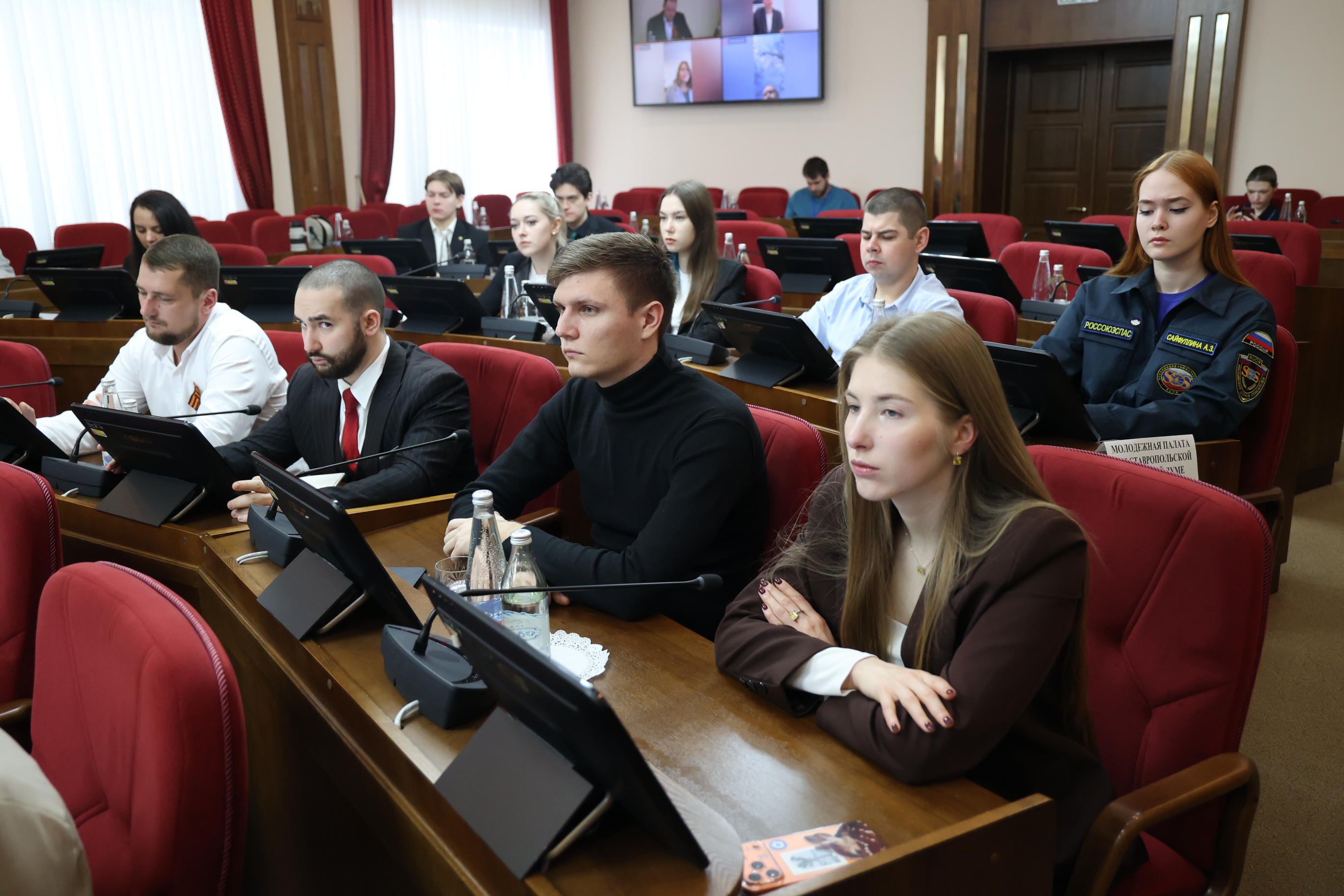 В Молодежном парламенте Ставрополья подвели итоги работы и рассмотрели новую законотворческую инициативу