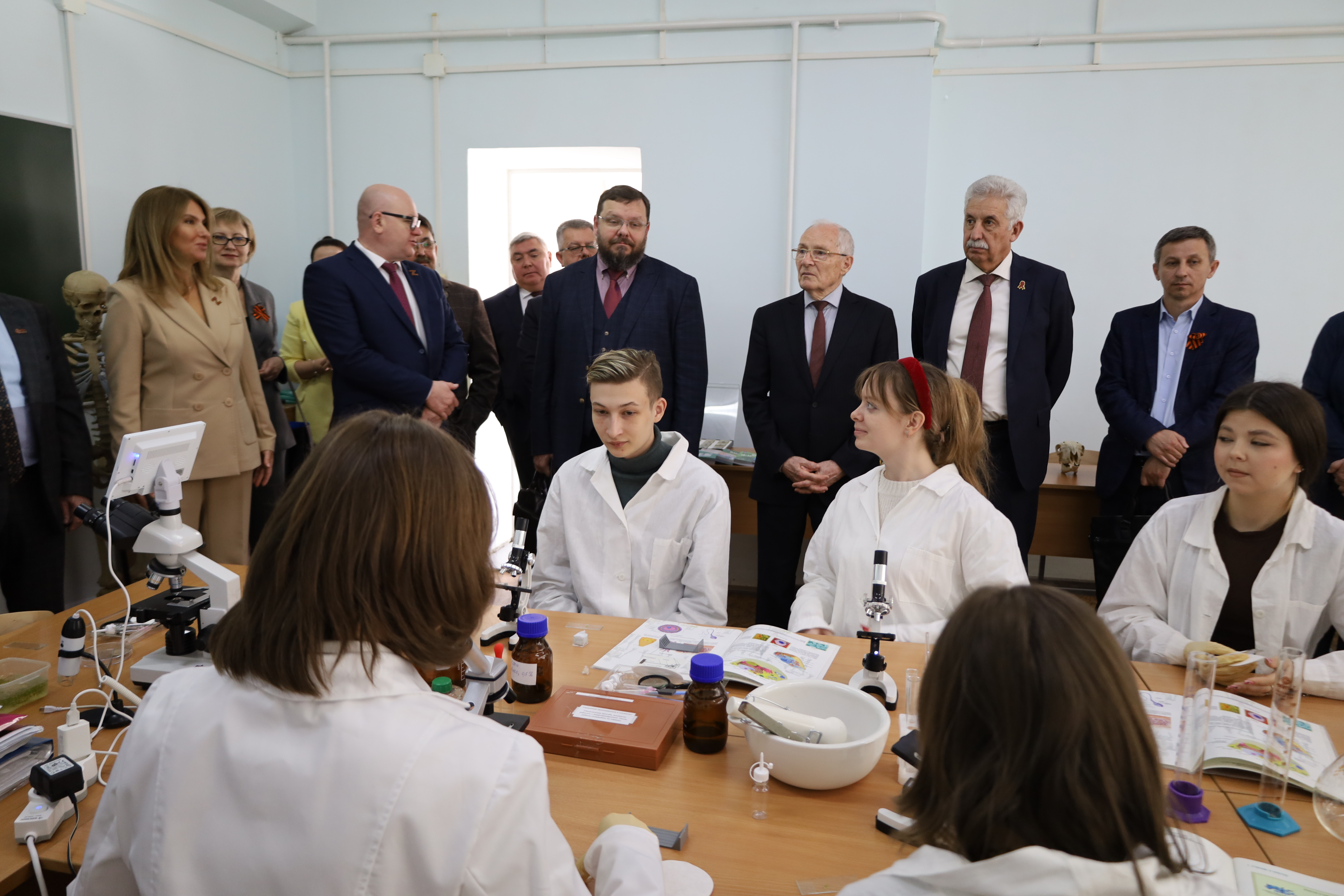 Краевые депутаты рассмотрели вопросы привлечения квалифицированных кадров в систему образования Ставрополья