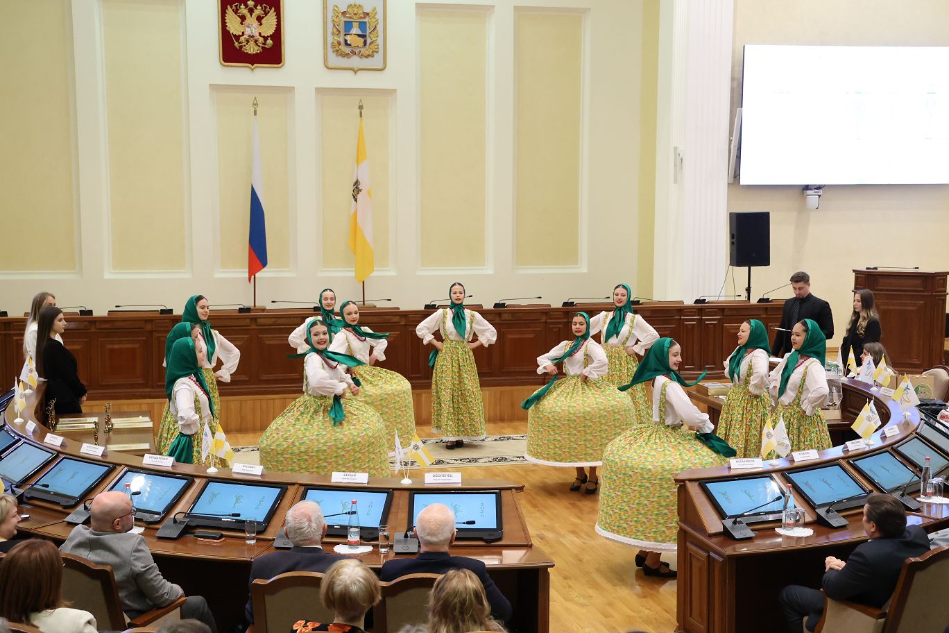 Краевые депутаты вручили награды победителям региональных этапов Национальной премии «Золотой Меркурий» и конкурса журналистов «Экономическое возрождение России»