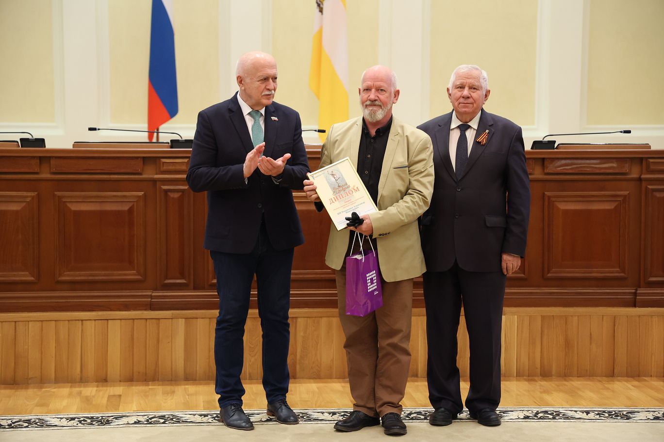 Краевые депутаты вручили награды победителям региональных этапов Национальной премии «Золотой Меркурий» и конкурса журналистов «Экономическое возрождение России»