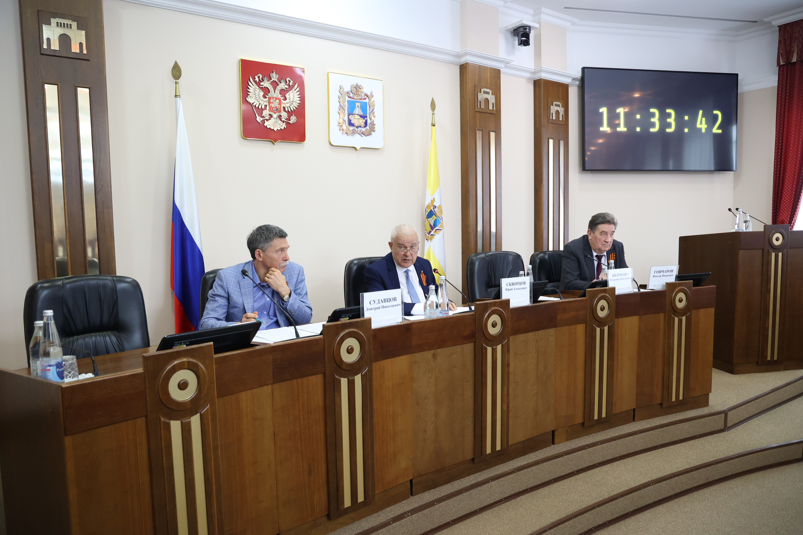 В комитете по законодательству, государственному строительству и местному самоуправлению продолжается подготовка к очередному заседанию Думы