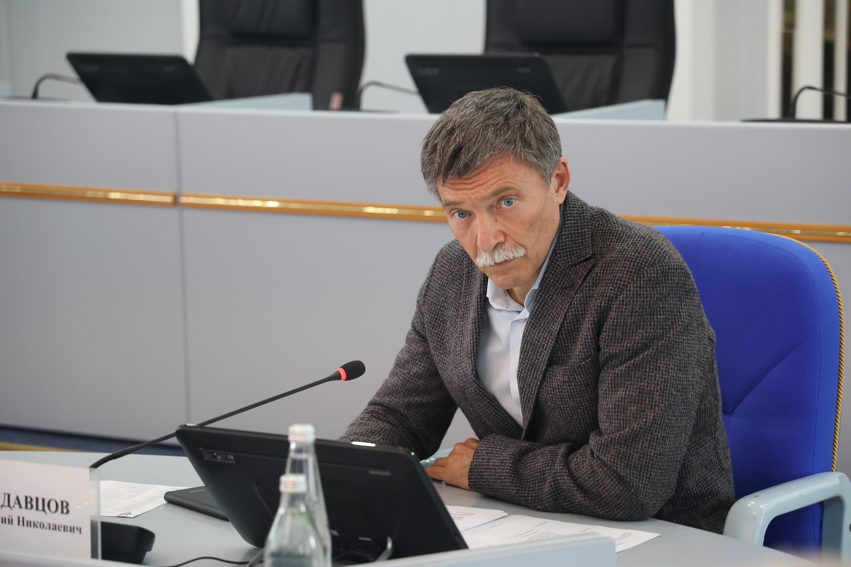 В Думе Ставрополья продолжается подготовка законопроектов для рассмотрения на майском заседании