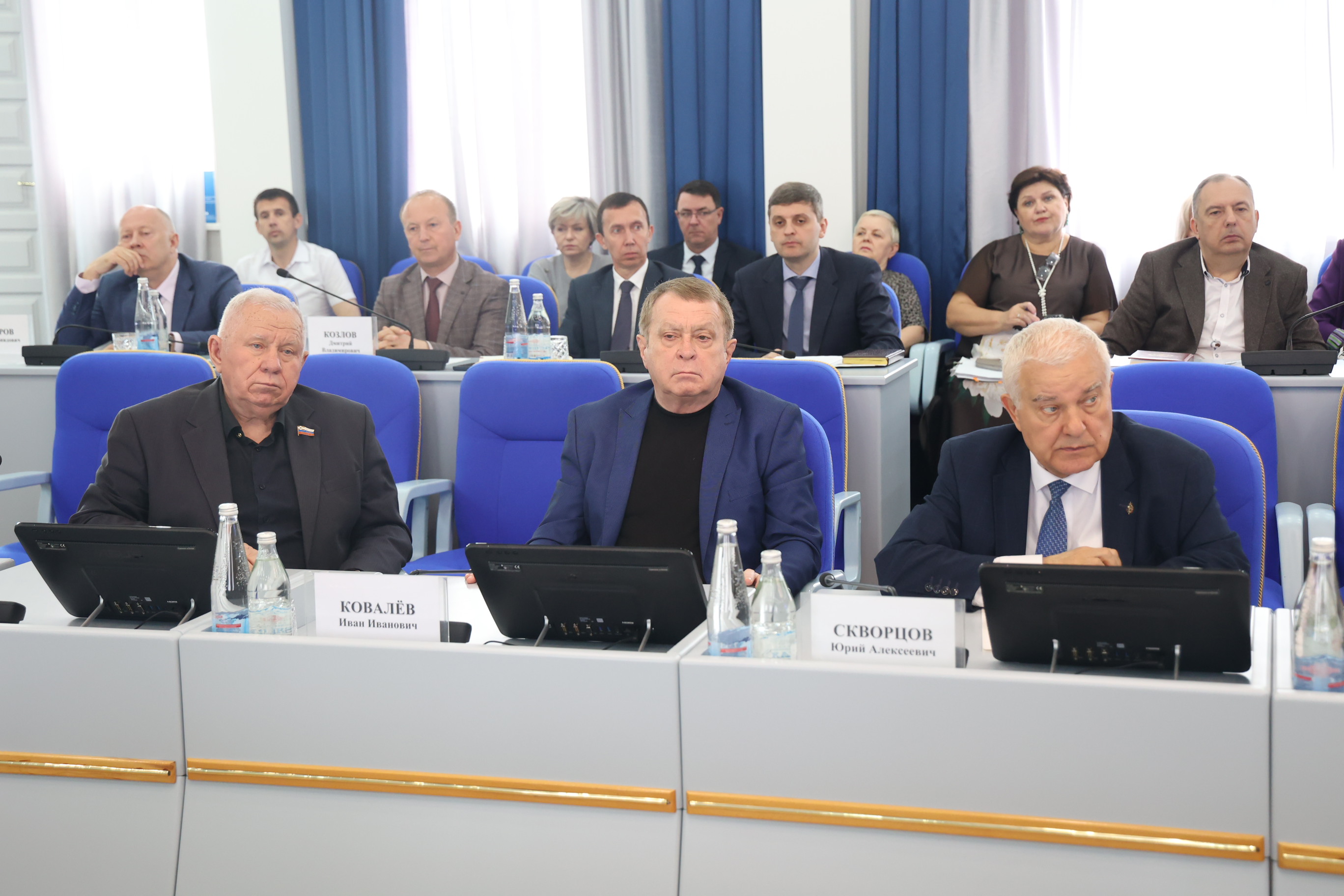 В Думе Ставрополья продолжается подготовка законопроектов для рассмотрения на майском заседании