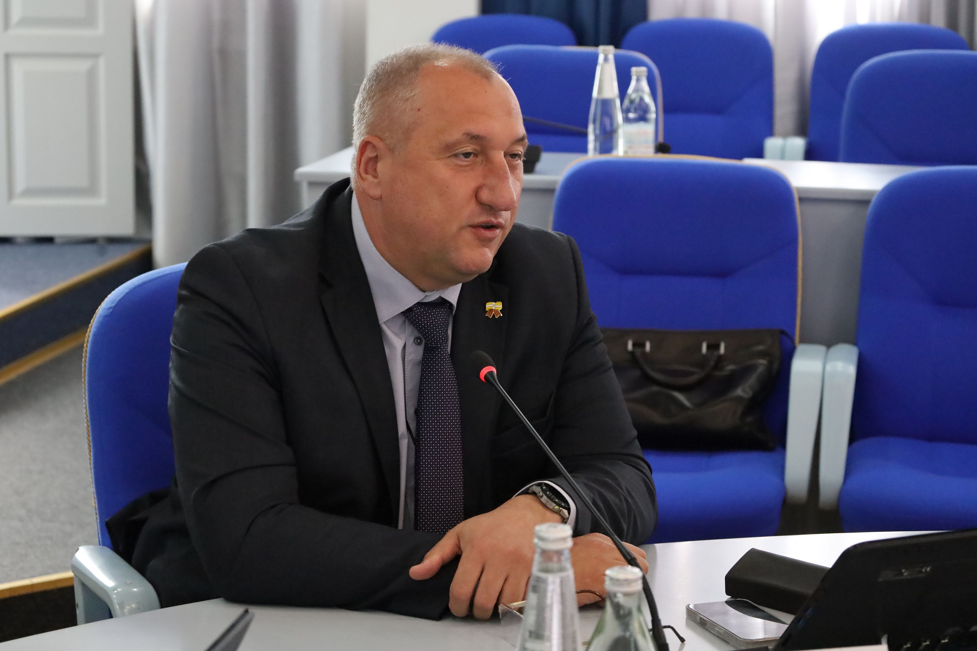 Краевые законодатели поздравили с юбилеем участников Всероссийского общественного движения «Волонтеры-медики»
